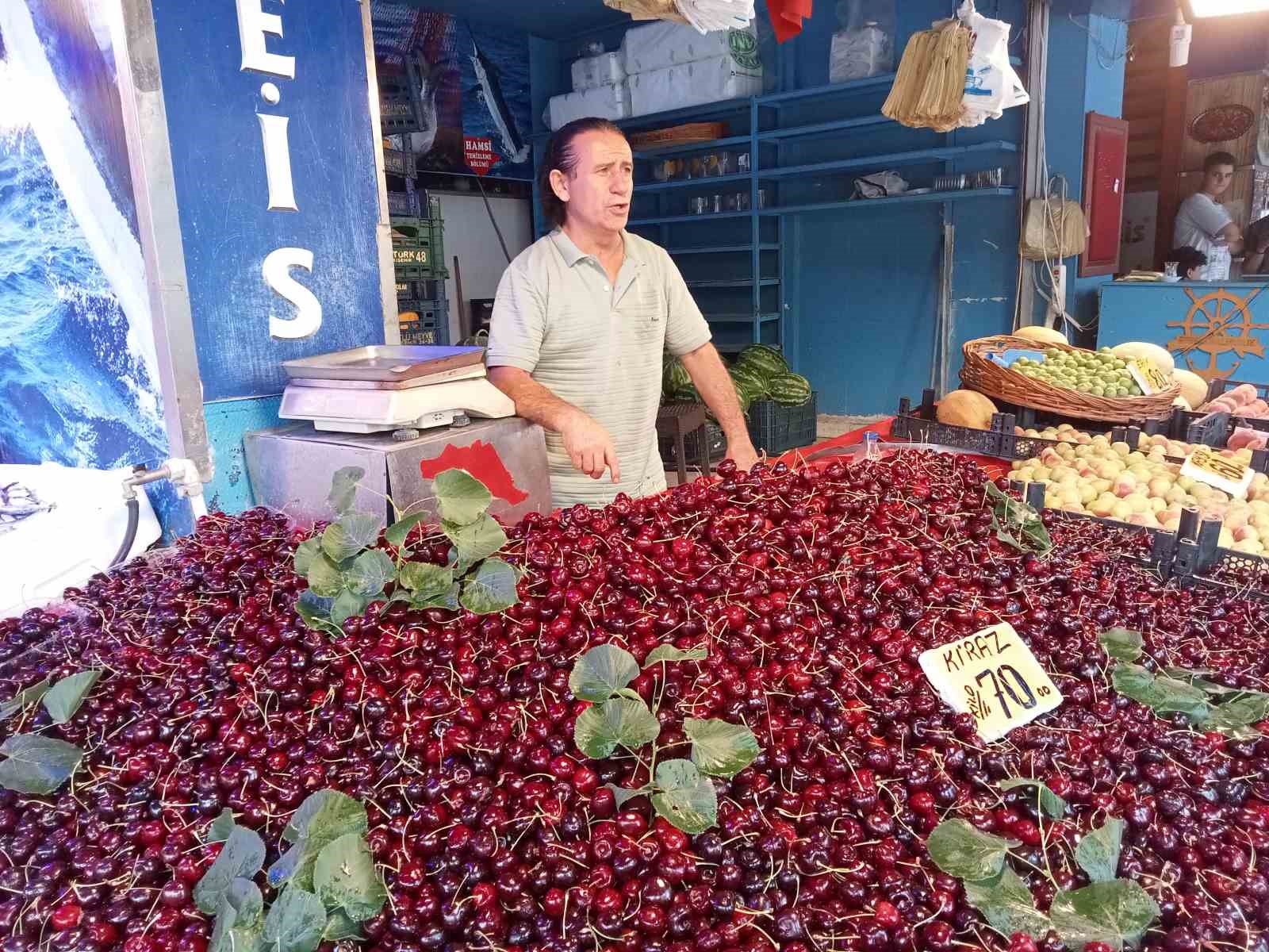 Az yağış ve don kiraz üretimini düşürdü
