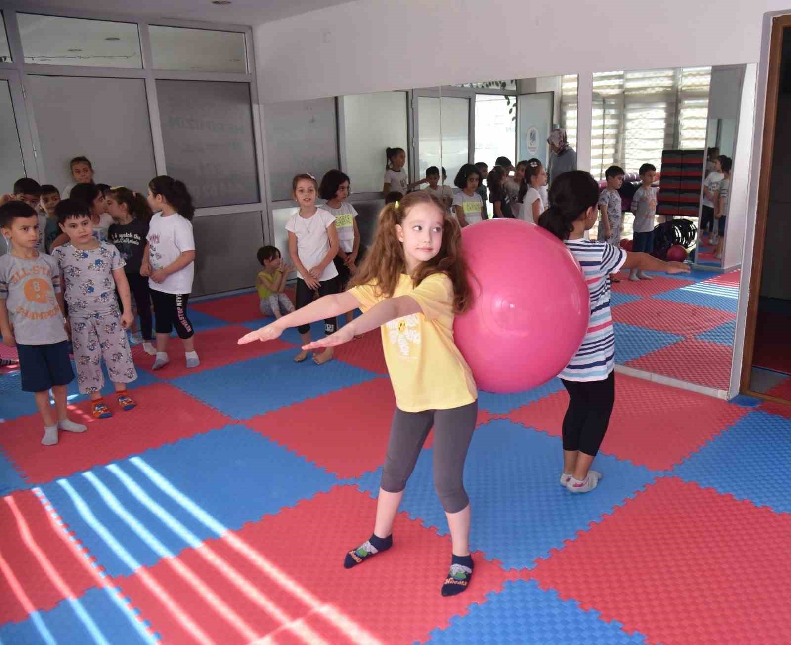 Yunusemre Yaz Spor Spor Okulu’nda cimnastik rüzgarı
