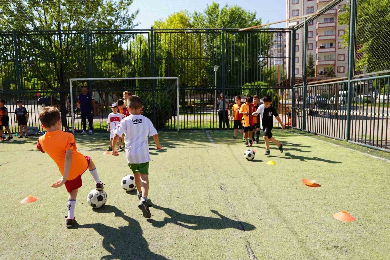 Melikgazi’de yaz kursları cıvıl cıvıl
