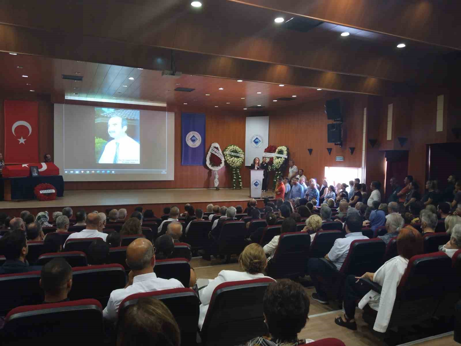 Hayatını kaybeden Doç. Dr. Doğan Kalafat için Kandilli Rasathanesi’nde uğurlama töreni düzenlendi
