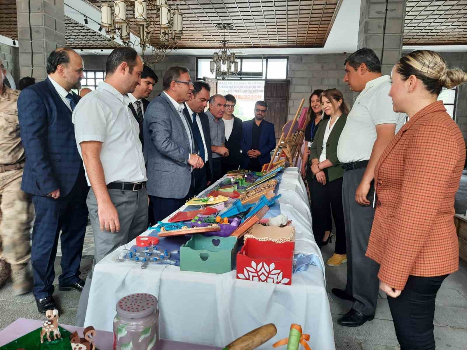 Kars’ta ‘İş-Uğraş ve El Sanatları’ sergisi açıldı
