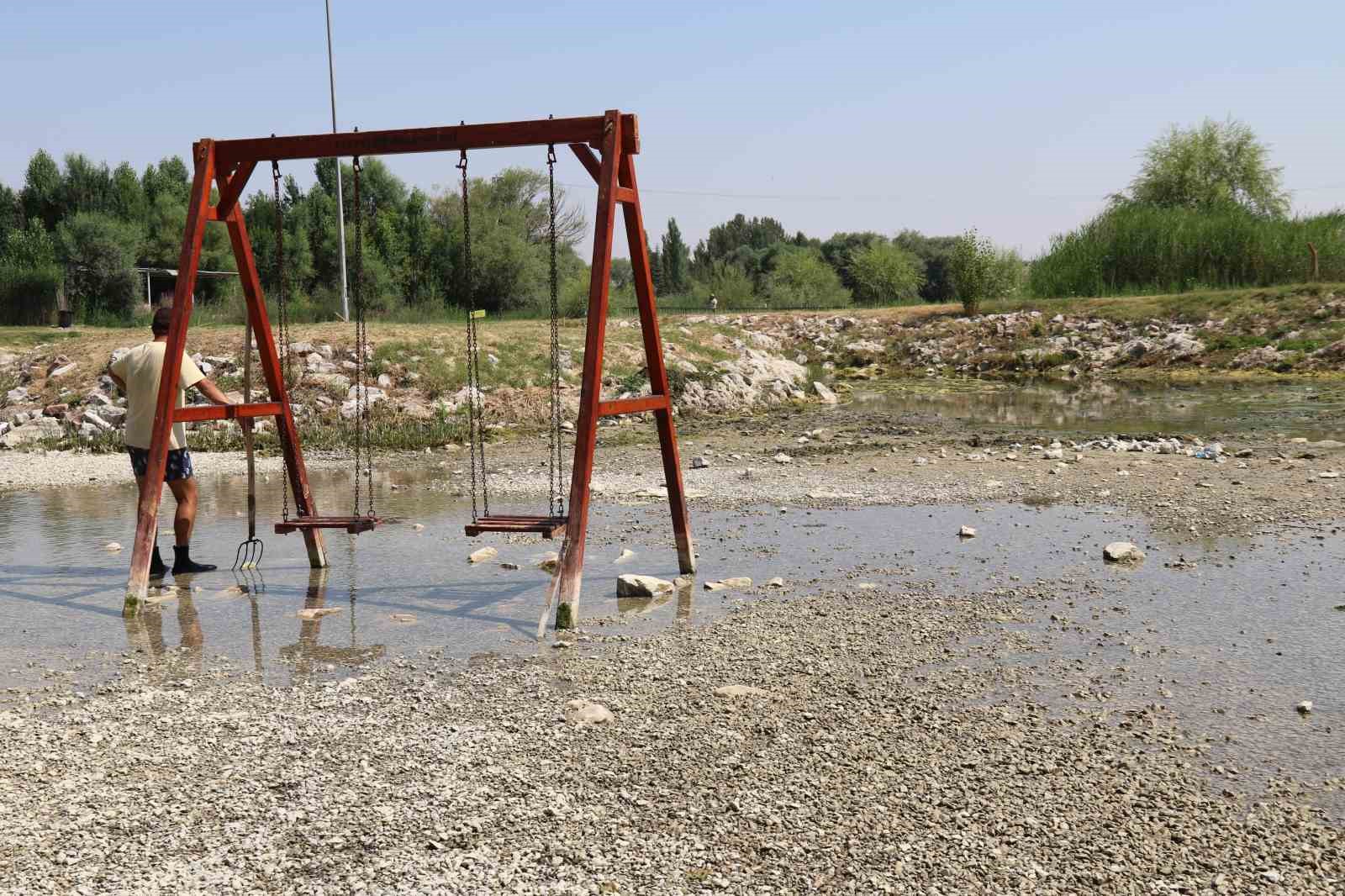 Sakarya Nehri’nin doğduğu Sakaryabaşı’nda sular çekildi
