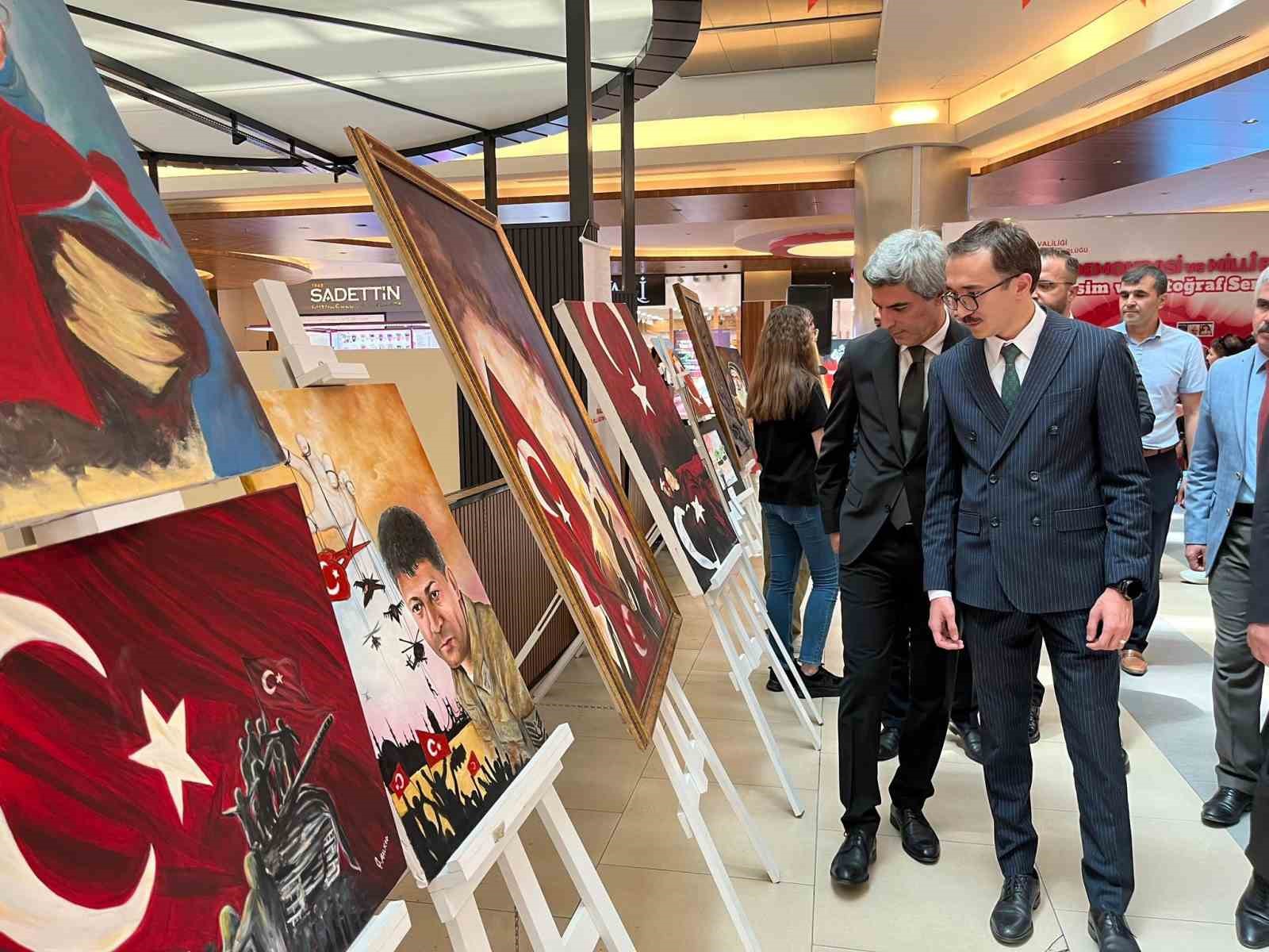 15 Temmuz konulu fotoğraf sergisi açıldı
