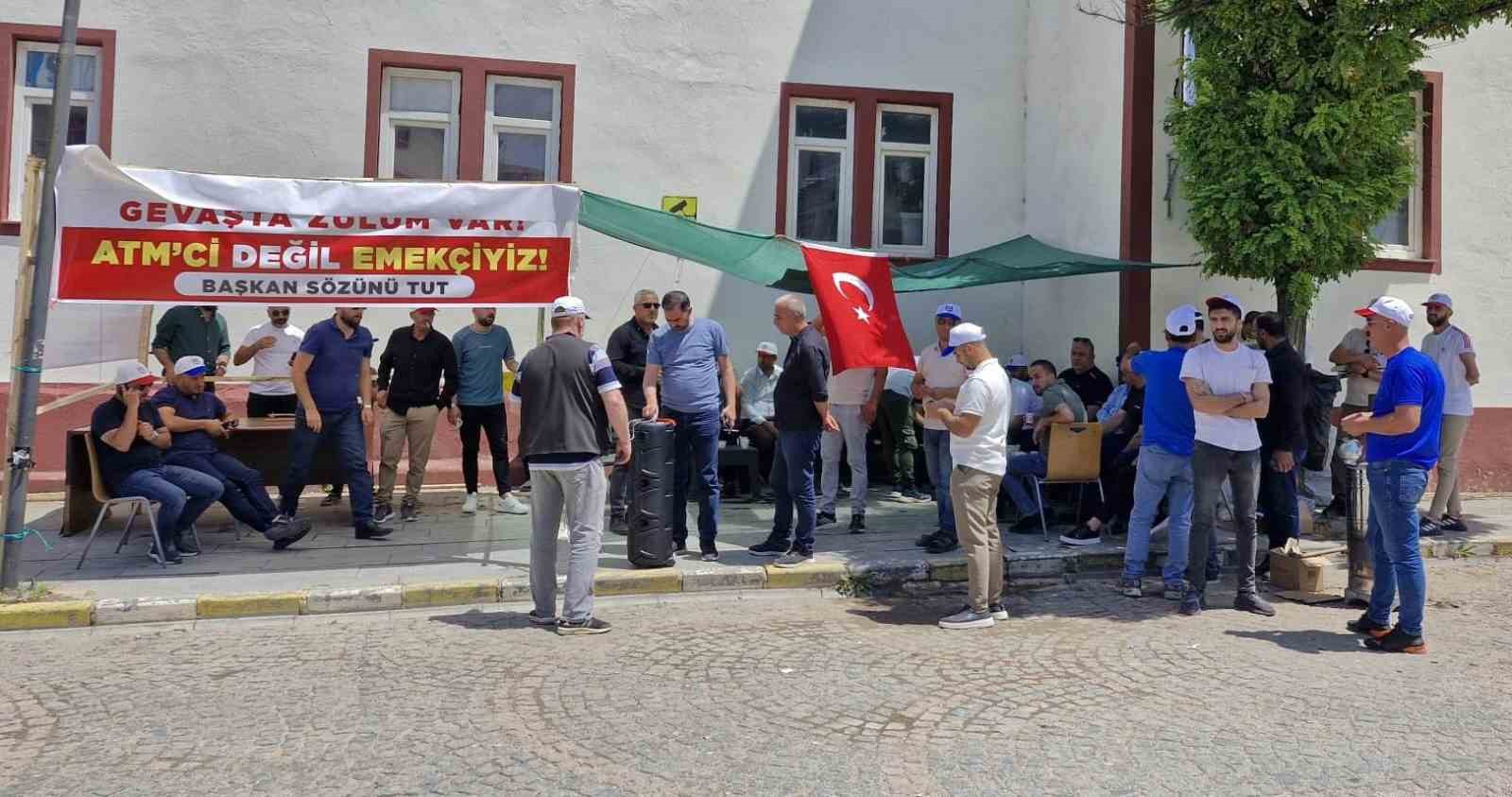 Hizmet-İş’ten işten çıkarılan işçilere destek
