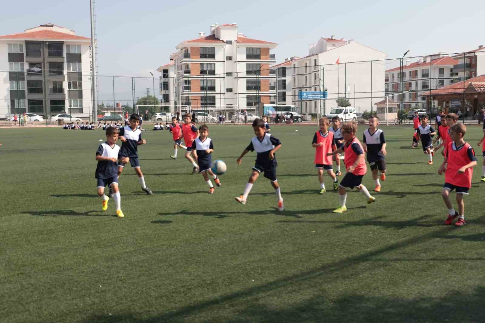 Odunpazarı Yaz Spor Okulları için coşkulu açılış töreni düzenlendi
