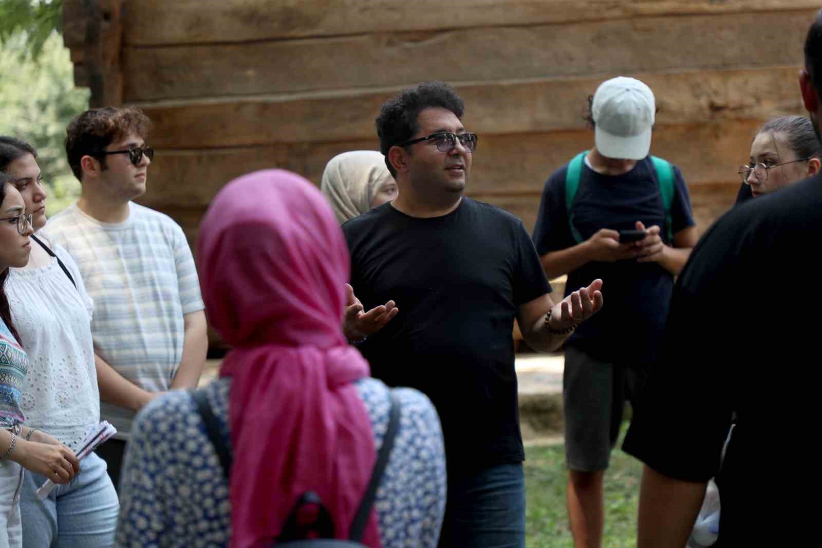 Gençler ‘Yerinde Tarih Atölyesi’ ile şehrin tarihi miraslarını yakından tanıyorlar
