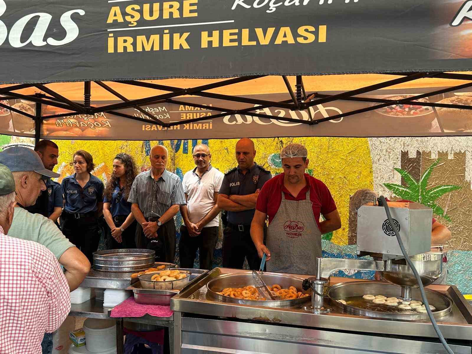 15 Temmuz şehitleri hayrına Marmaris’te lokma dağıtıldı
