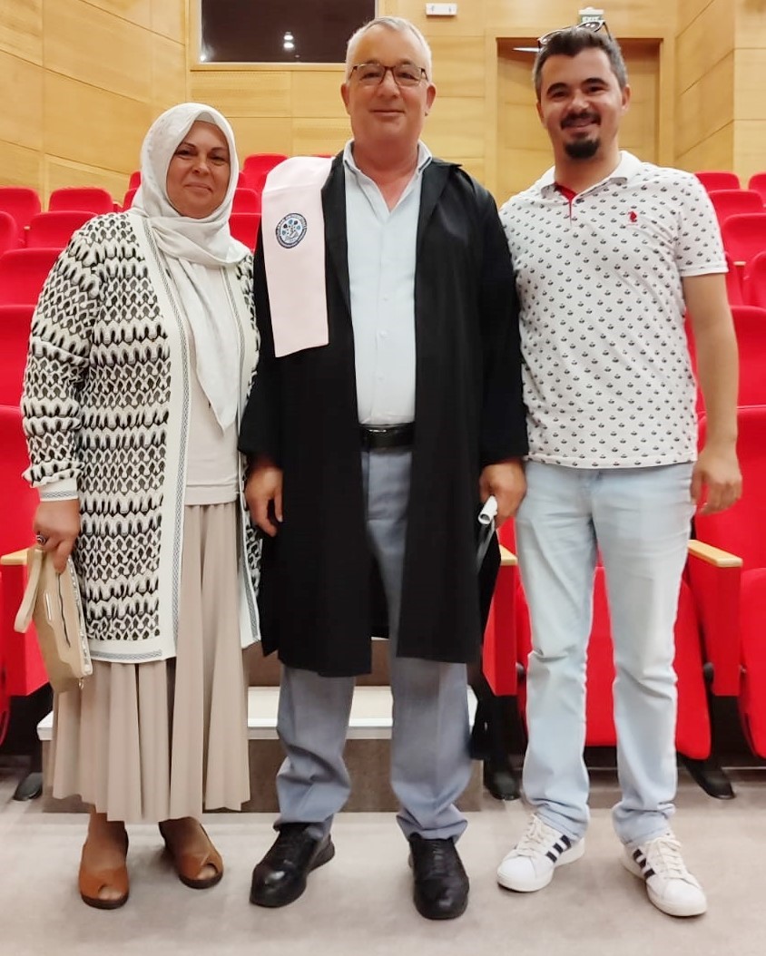 60 yaşındaki zabıta üniversitede birinci oldu
