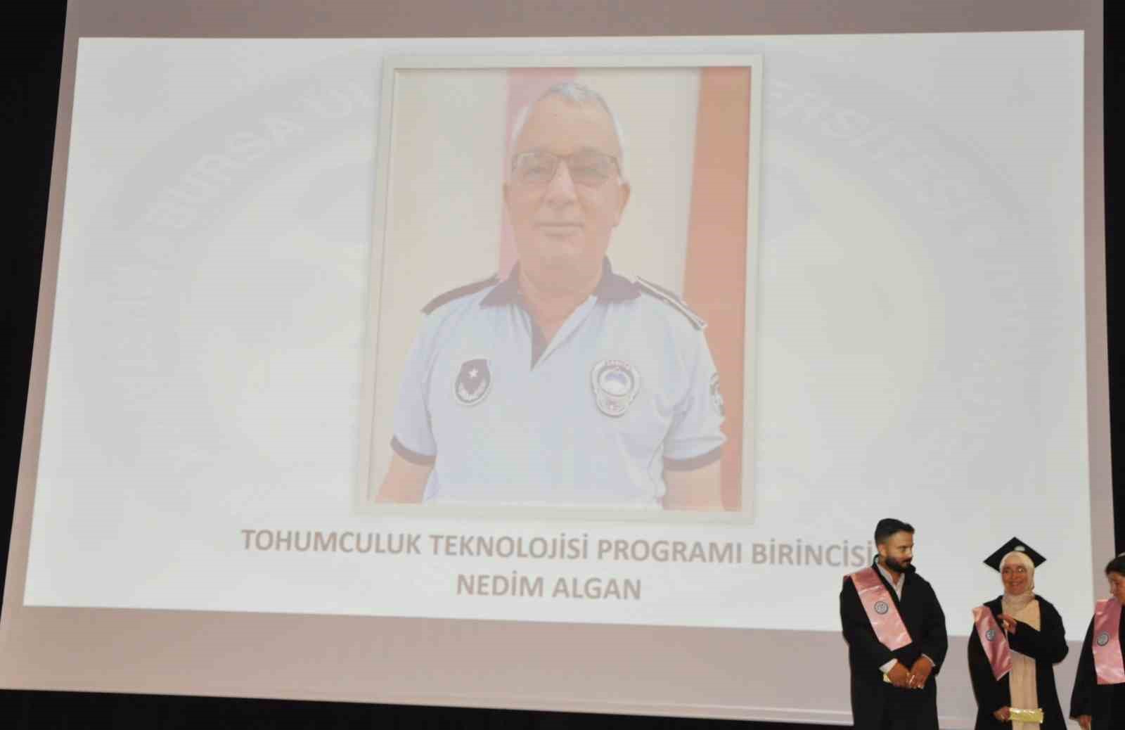 60 yaşındaki zabıta üniversitede birinci oldu
