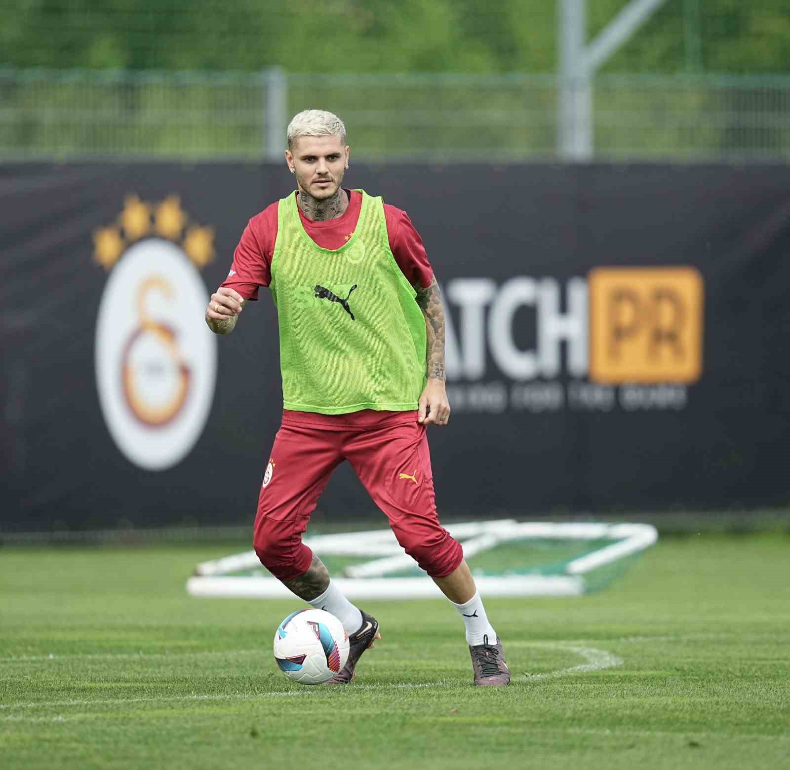 Galatasaray hazırlıklarını sürdürdü
