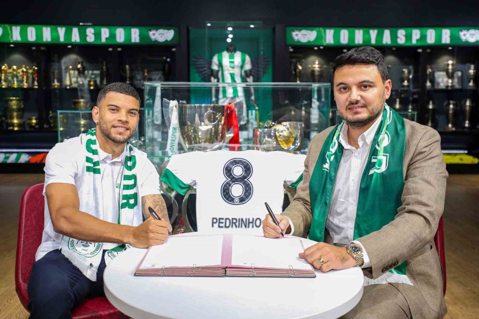 Konyaspor, Pedrinho transferini açıkladı
