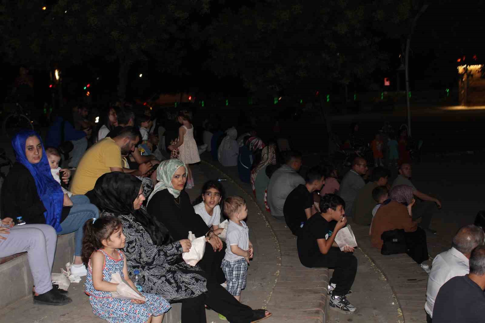 Siirt’te açık hava sinema günleri devam ediyor
