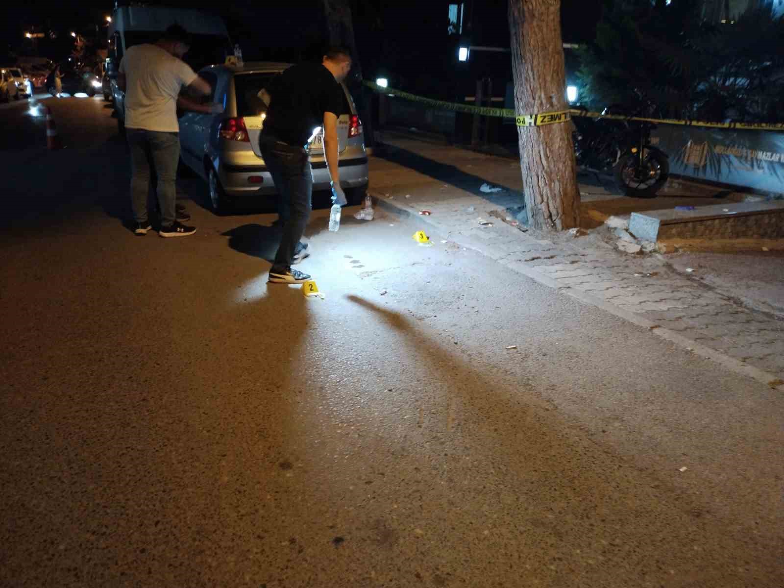 Maltepe’de gençlerin kavgasında silahlar konuştu: 3 yaralı
