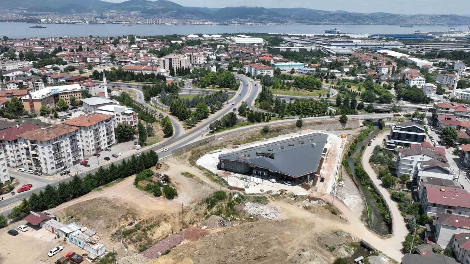 Yeni Gölcük terminalinde yoğun tempo
