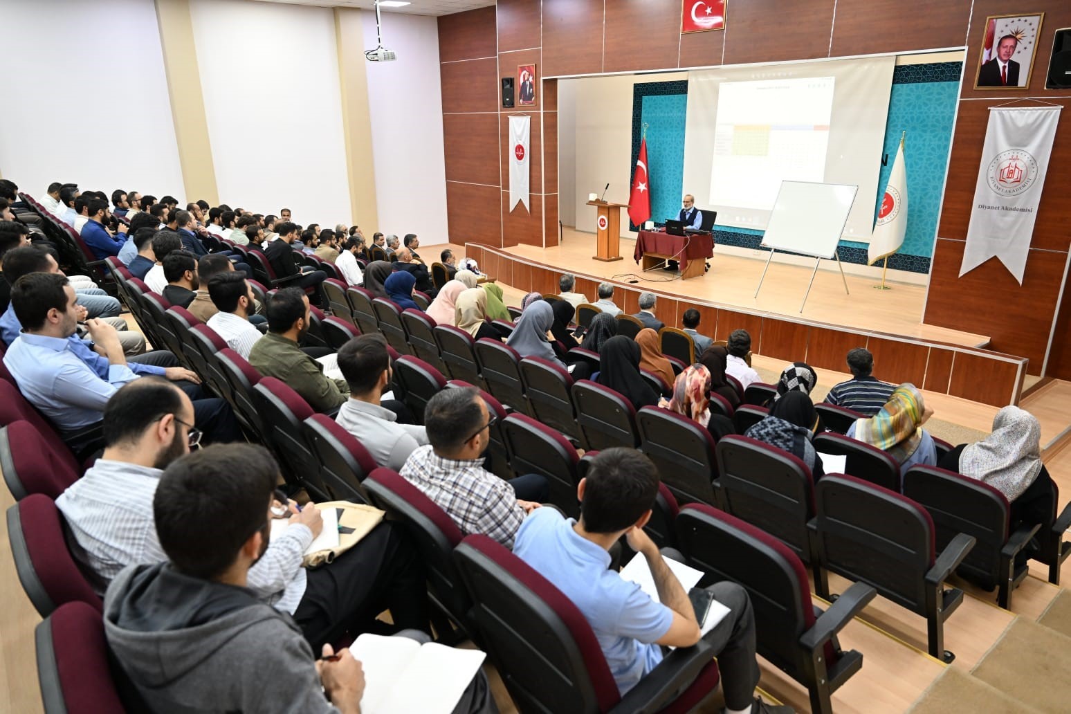 Erzurum’da “Helal Gıda ve Helal Beslenme” konferansı
