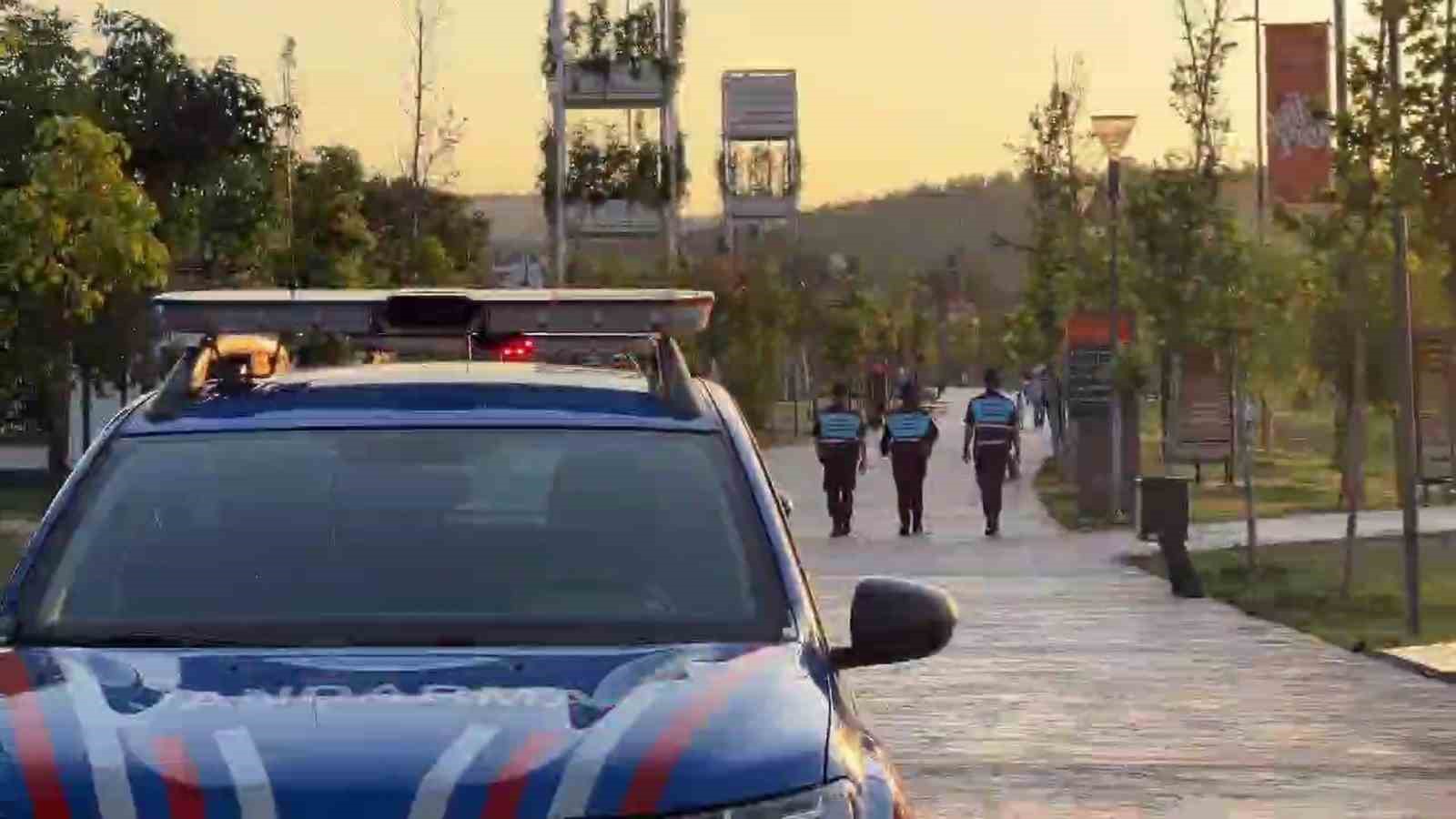 Gaziantep’te Jandarma yaya devriyesi görev başında
