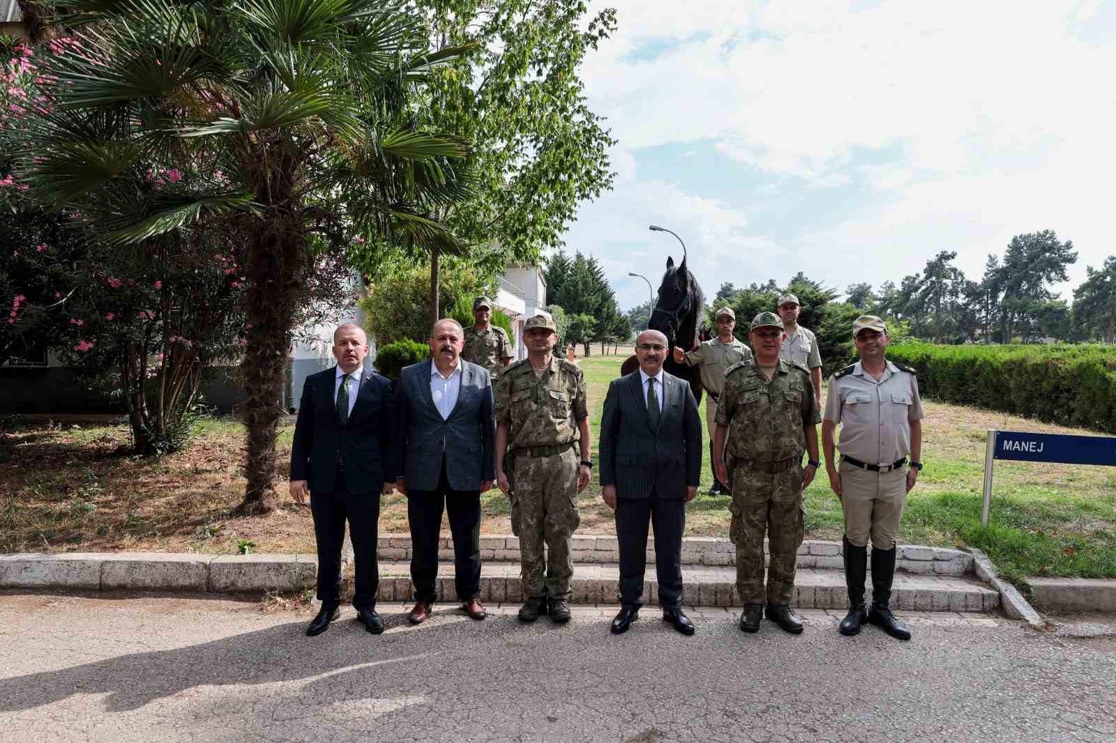 Vali Demirtaş’tan Askeri Veteriner Okulu’na ziyaret
