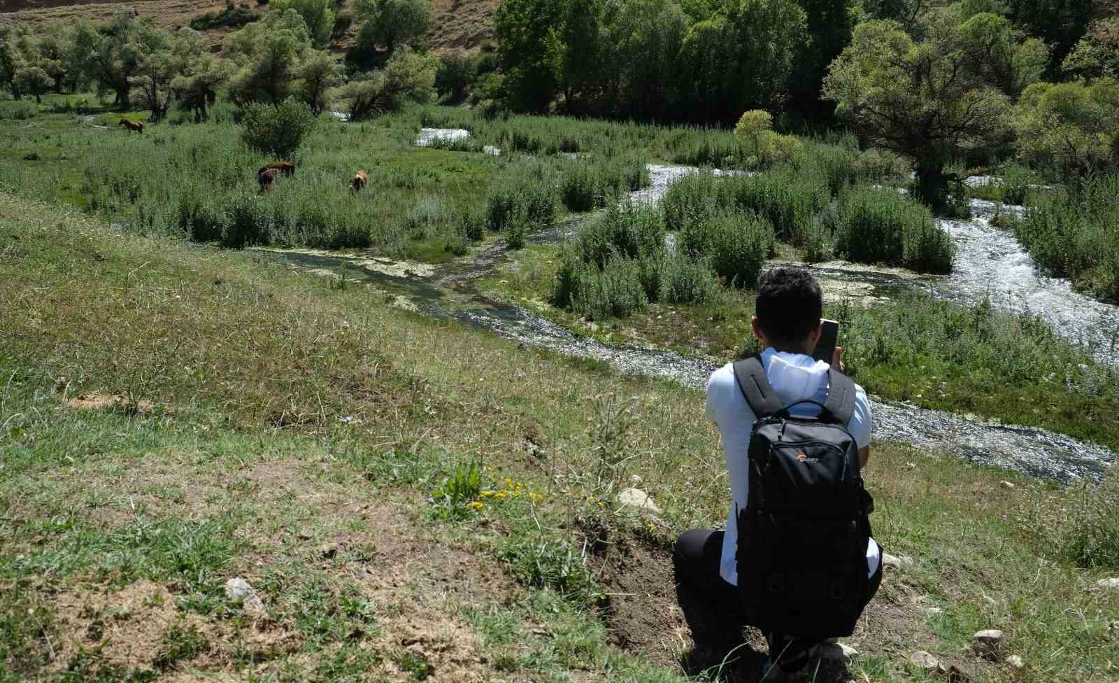 Girlevik Şelalesi’ne hayat veren gözeler, ziyaretçilerin uğrak yeri oldu
