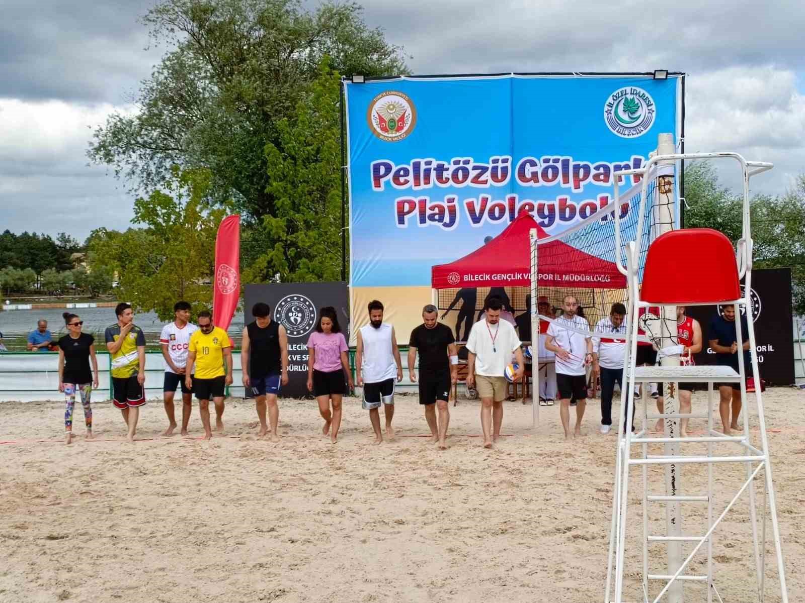 BŞEÜ öğrencileri ve personelleri plaj voleyboluna damga vurdu
