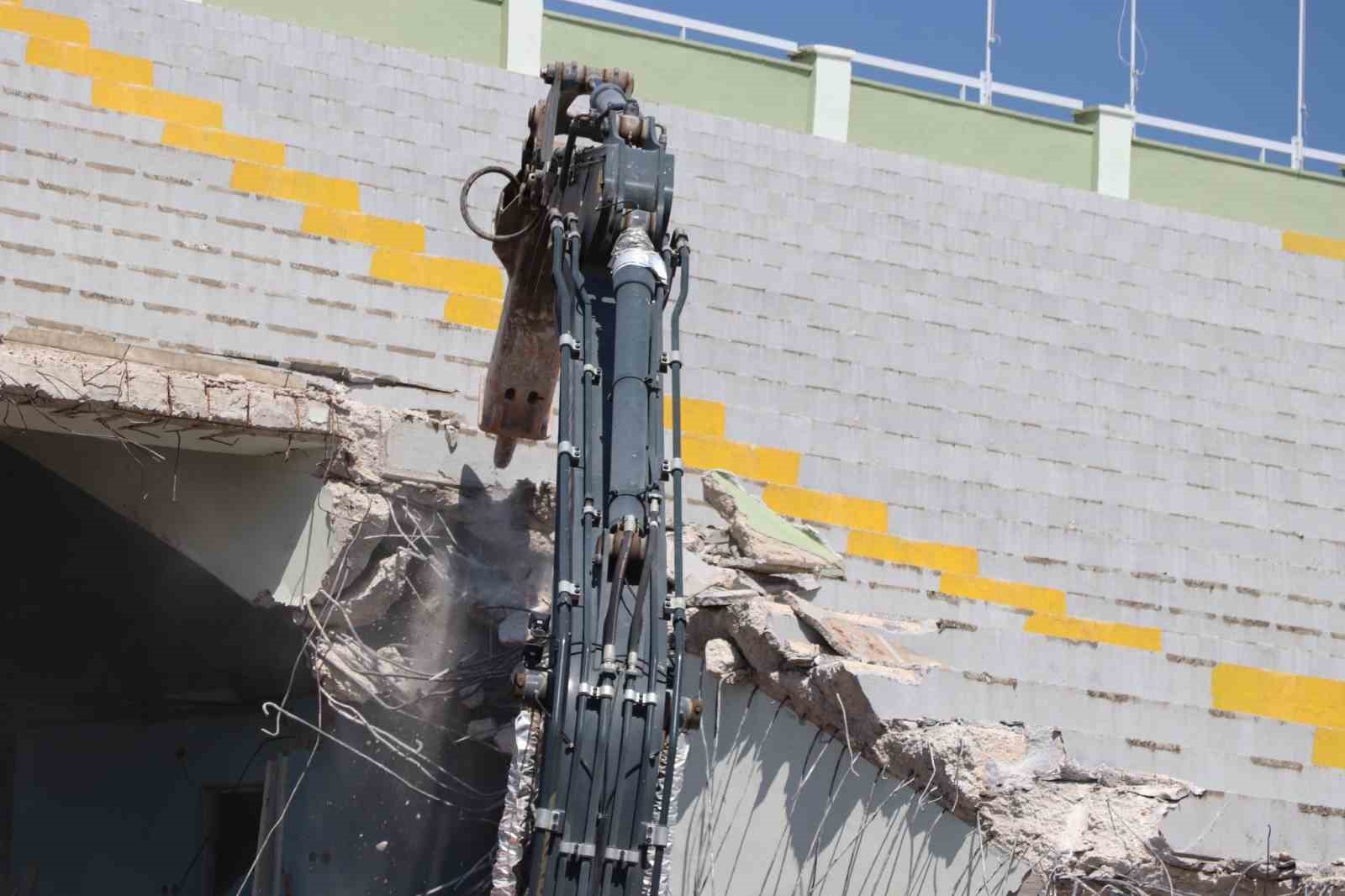 Muğla Atatürk Stadyumu’nda yenileme çalışmaları başladı
