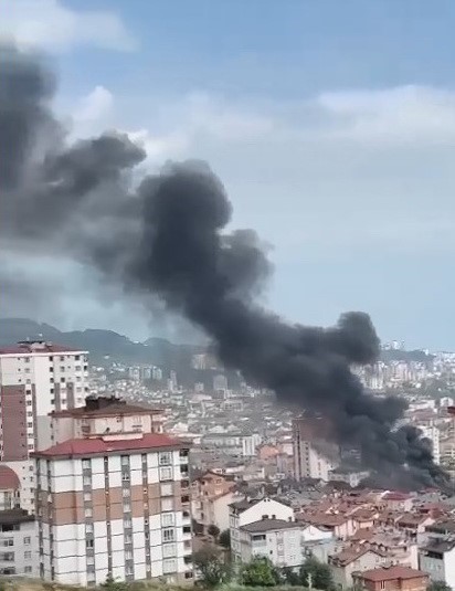 Patlayan çamaşır makinesi apartmanı harabeye çevirdi
