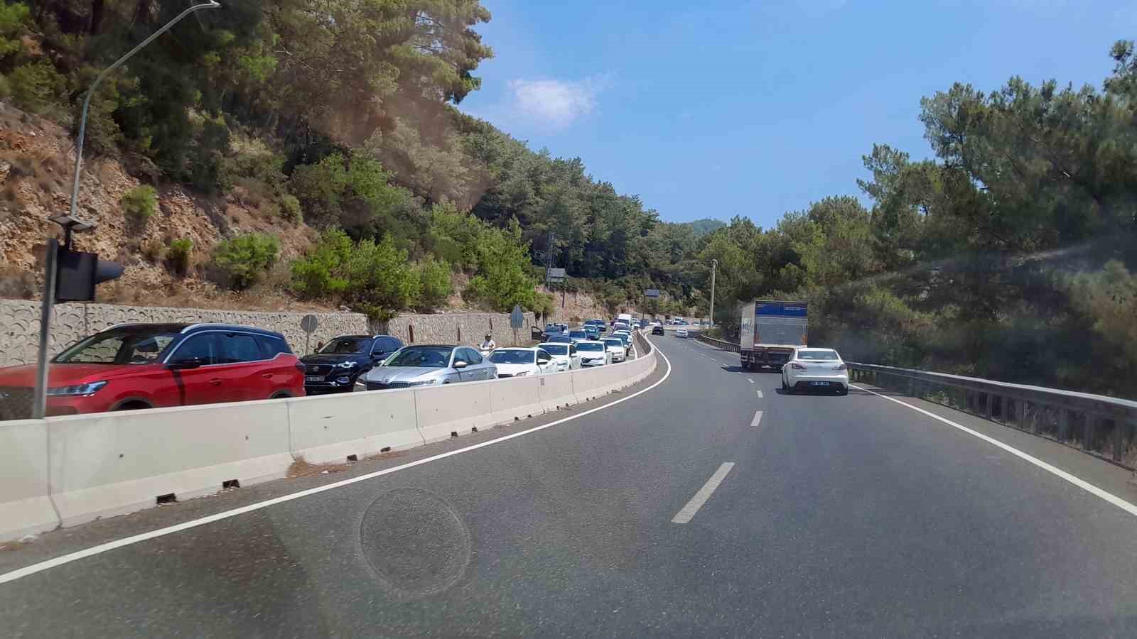 Kaza sonrası Sakar rampasında 5 kilometre kuyruk oluştu
