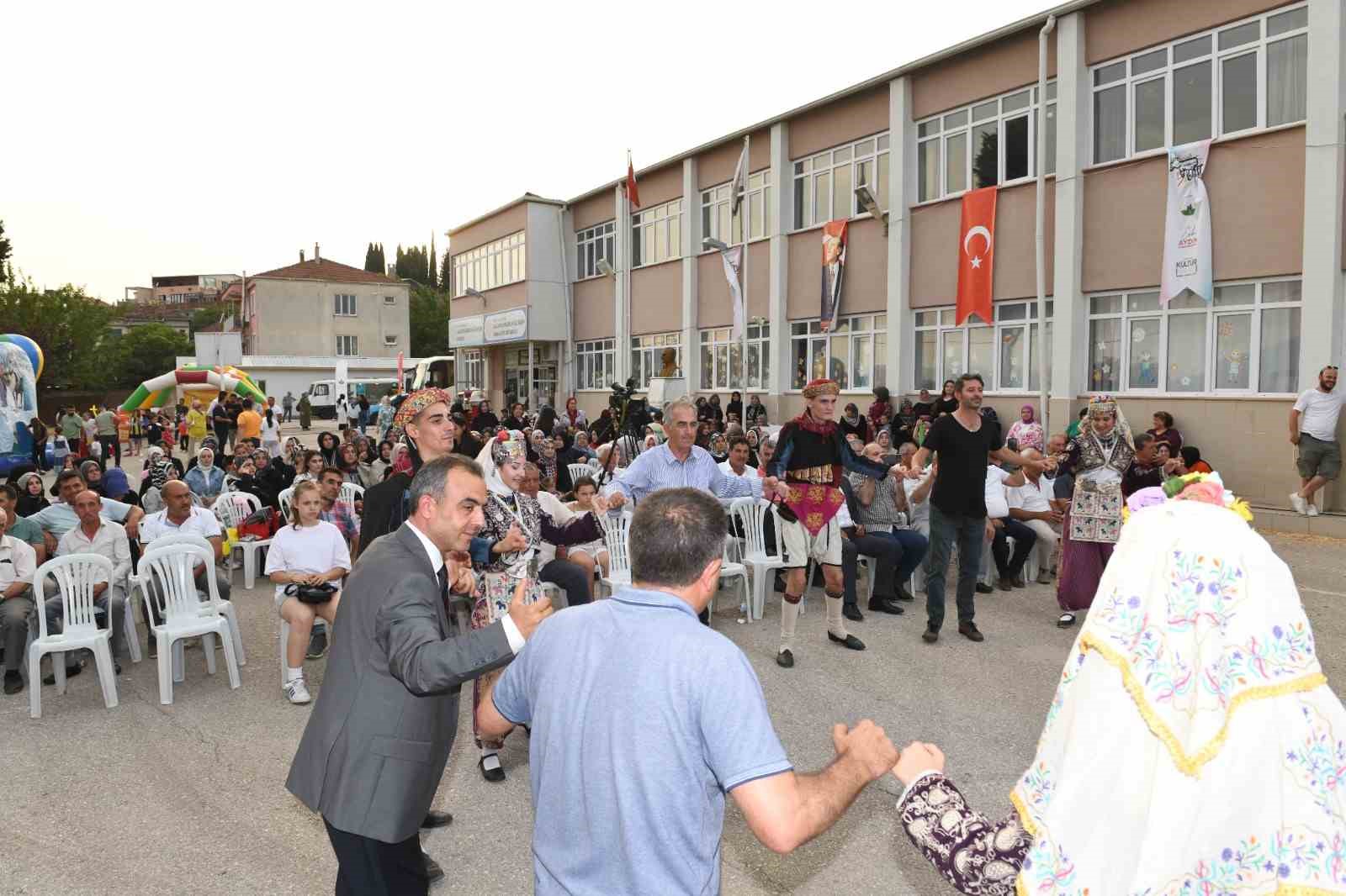 Köylerdeki şenlik dolu dizgin devam ediyor
