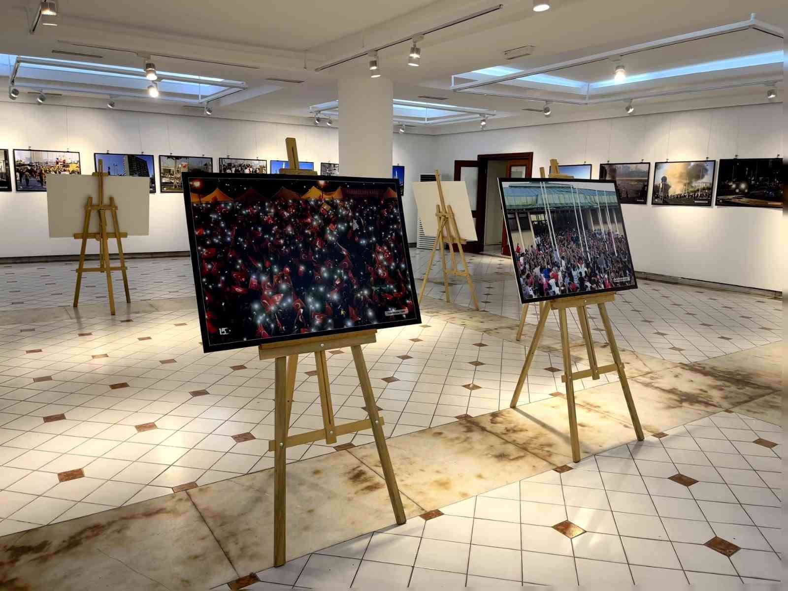 Yıldırım Belediyesi ’15 Temmuz’ konulu fotoğraf sergisini açtı
