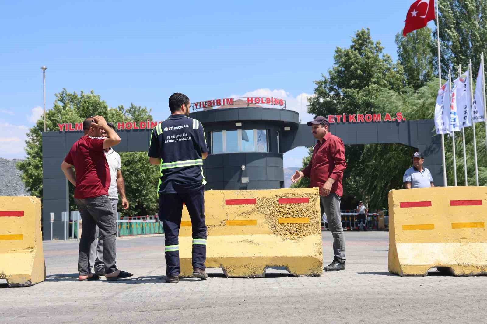 AK Parti heyetinden grevde olan işçilere destek
