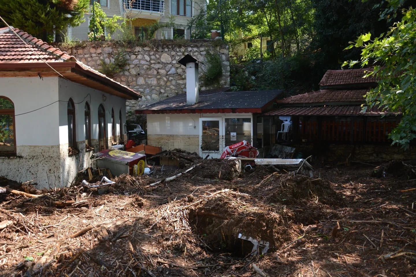 Babadağ’da selin yaraları sarılıyor
