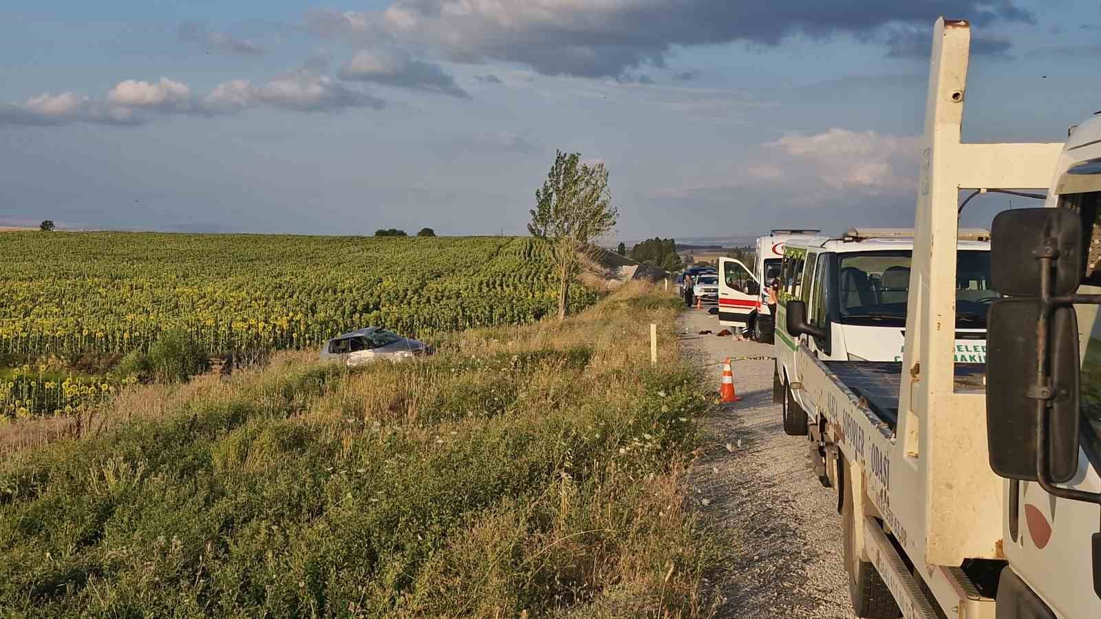 Çorum’da takla atan otomobil tarlaya uçtu: 2 ölü, 2 yaralı
