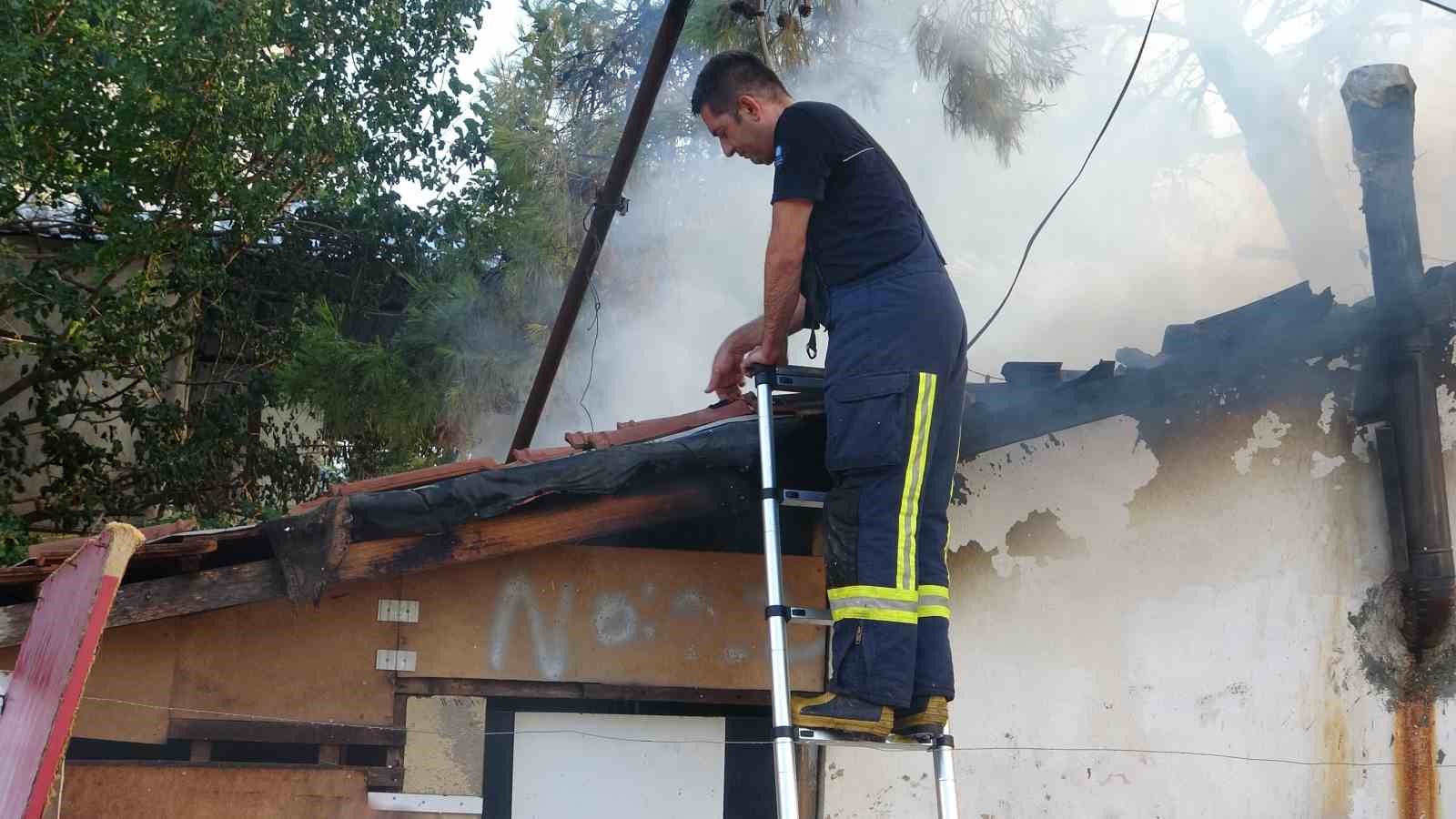 Antalya’da korkutan yangın
