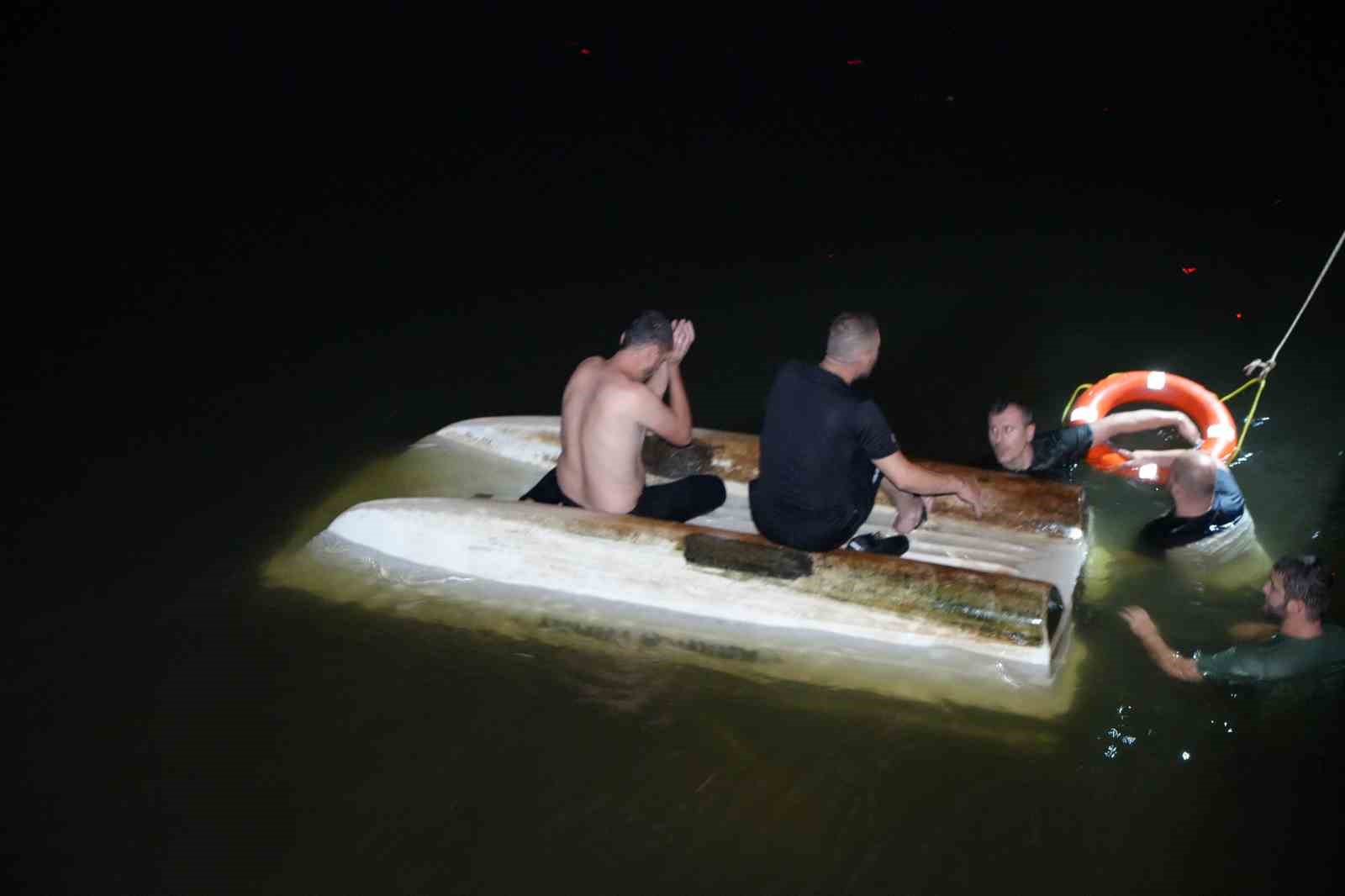 Meriç Nehri’nde can pazarı: Alabora olan teknedeki 5 kişi boğulmaktan son anda kurtarıldı
