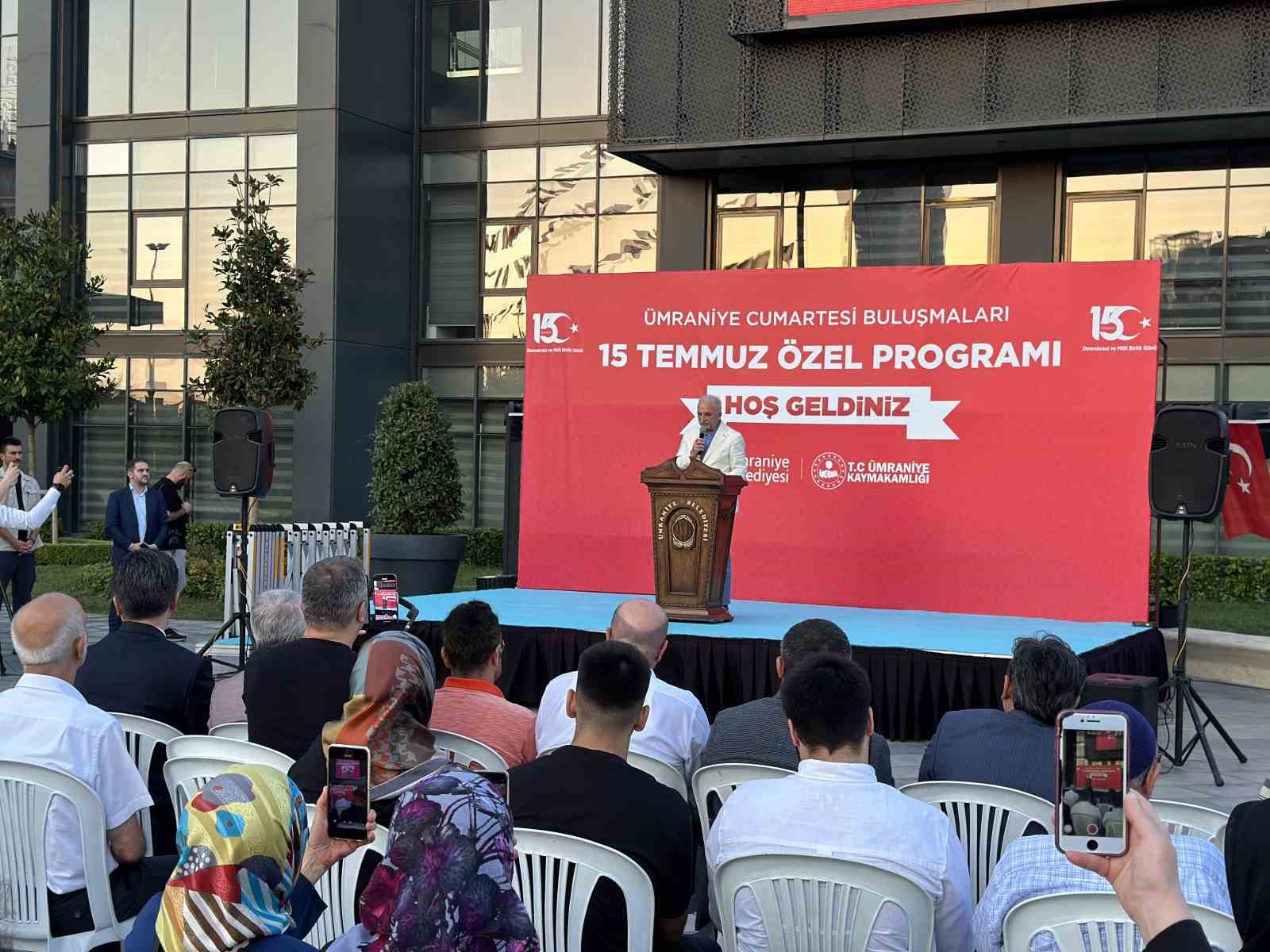 Ümraniye’de 15 Temmuz şehit ve gazileri için anma programı düzenledi
