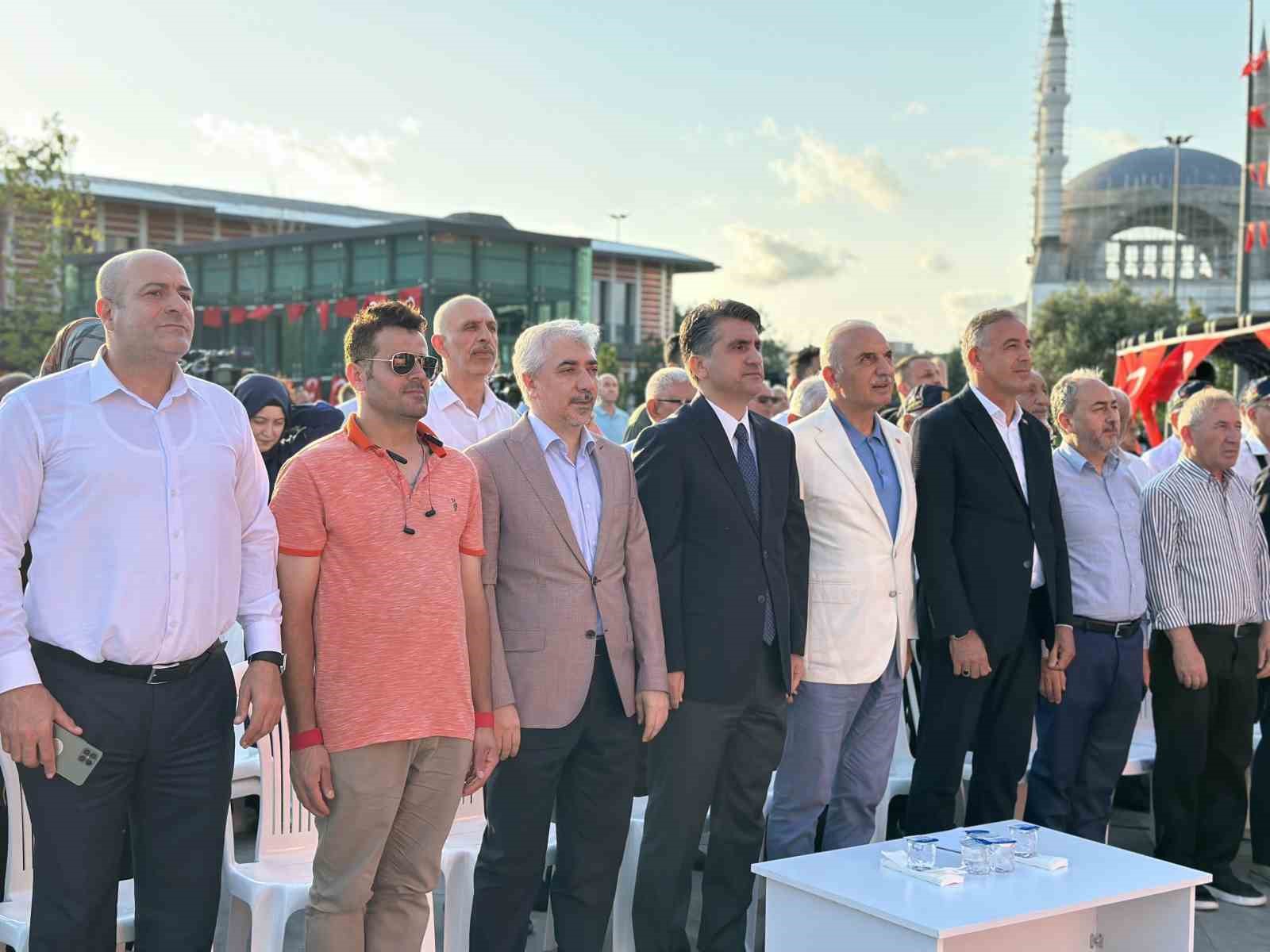 Ümraniye’de 15 Temmuz şehit ve gazileri için anma programı düzenledi
