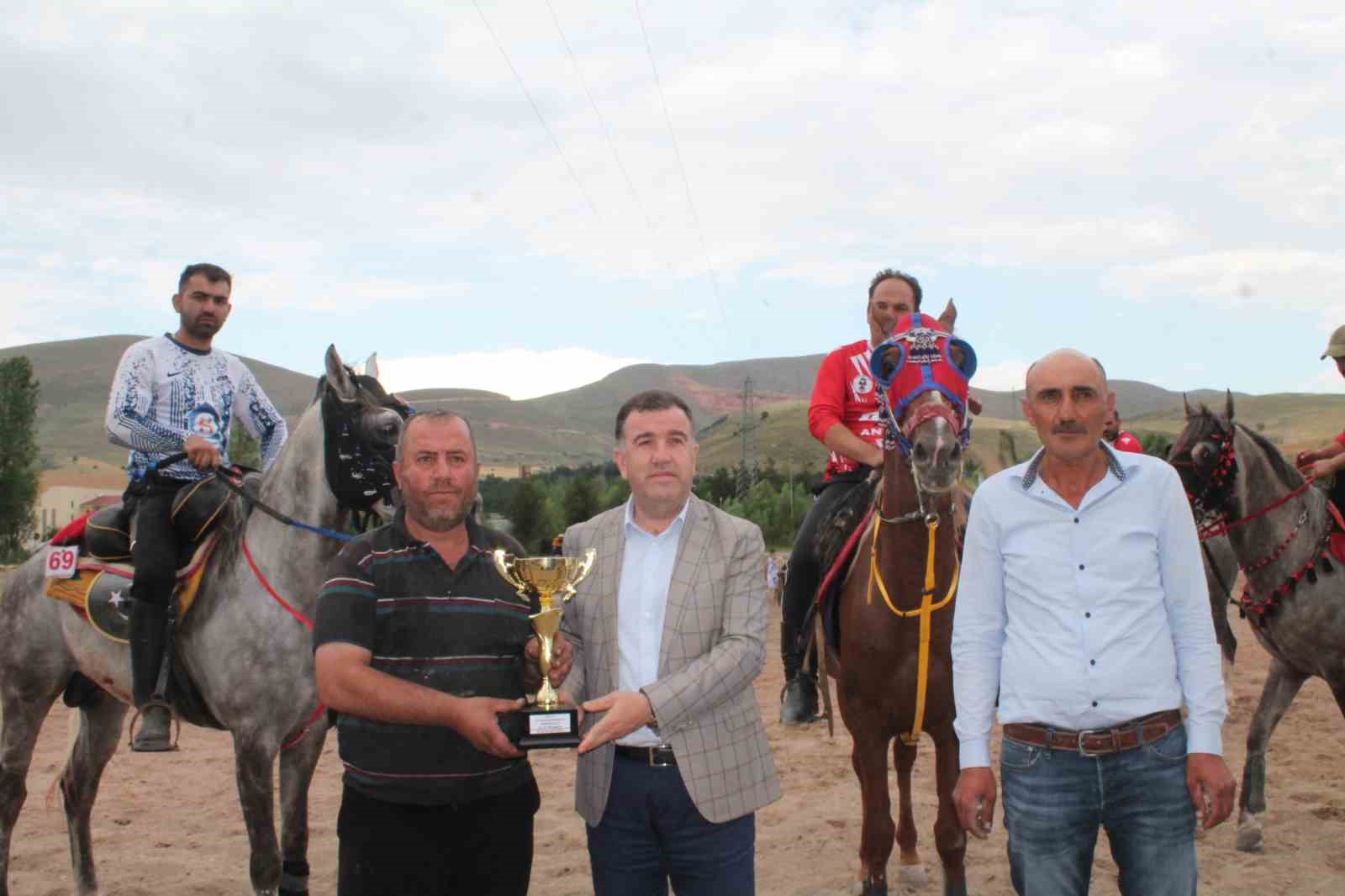 Bayburt’ta 15 Temmuz Demokrasi ve Milli Birlik Günü dolayısıyla cirit düzenlendi
