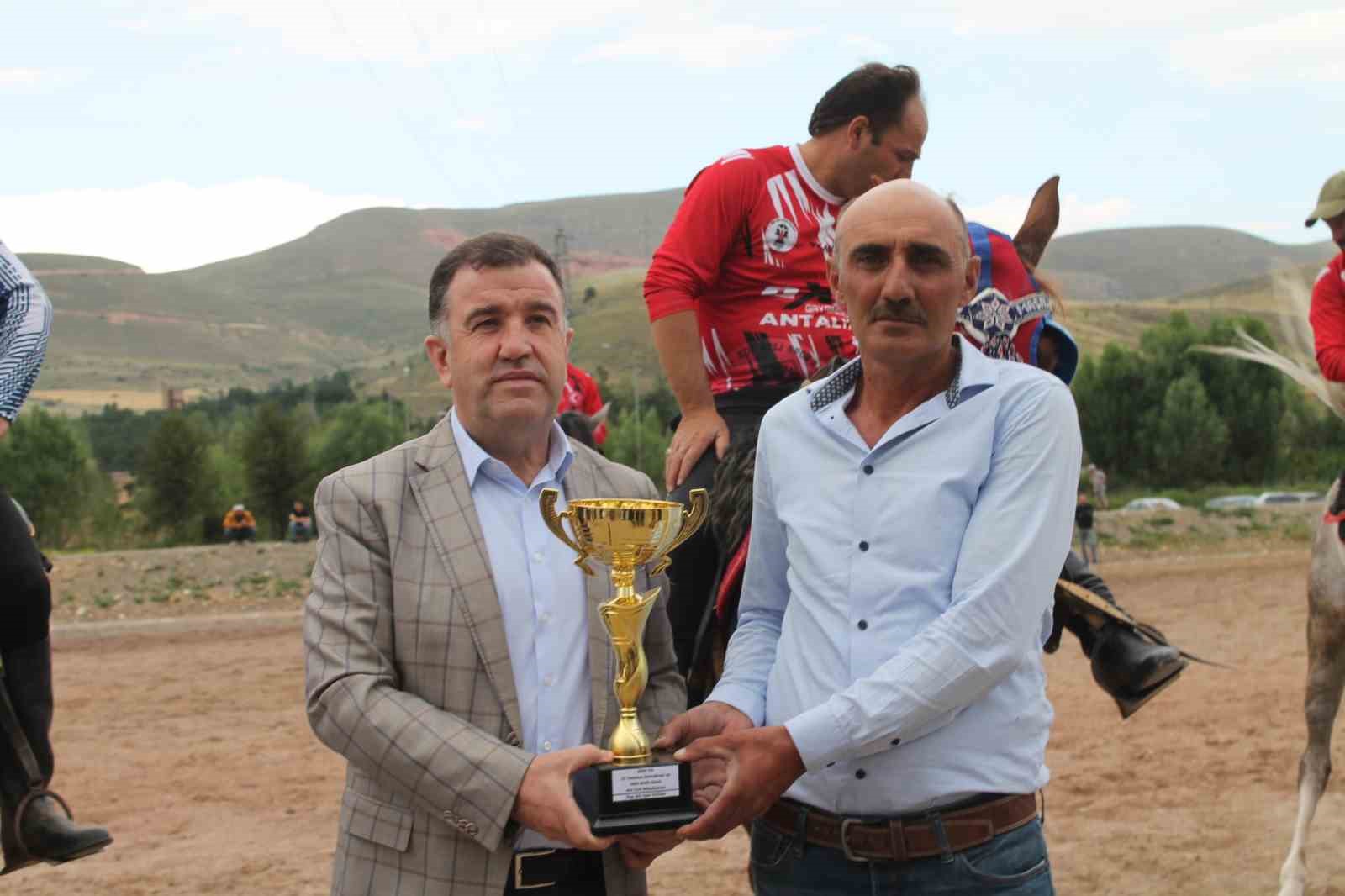 Bayburt’ta 15 Temmuz Demokrasi ve Milli Birlik Günü dolayısıyla cirit düzenlendi
