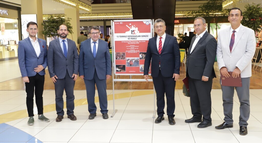 Kütahya Dumlupınar Üniversitesinden 15 Temmuz Fotoğraf Sergisi ve Paneli
