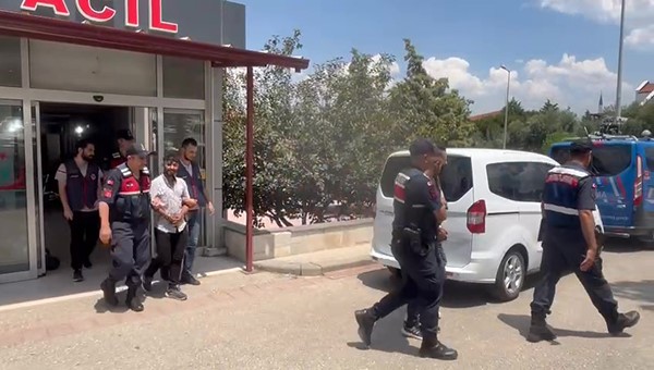 Jandarma sosyal medyadan video paylaşan hırsızları ‘Yapıştır’dı
