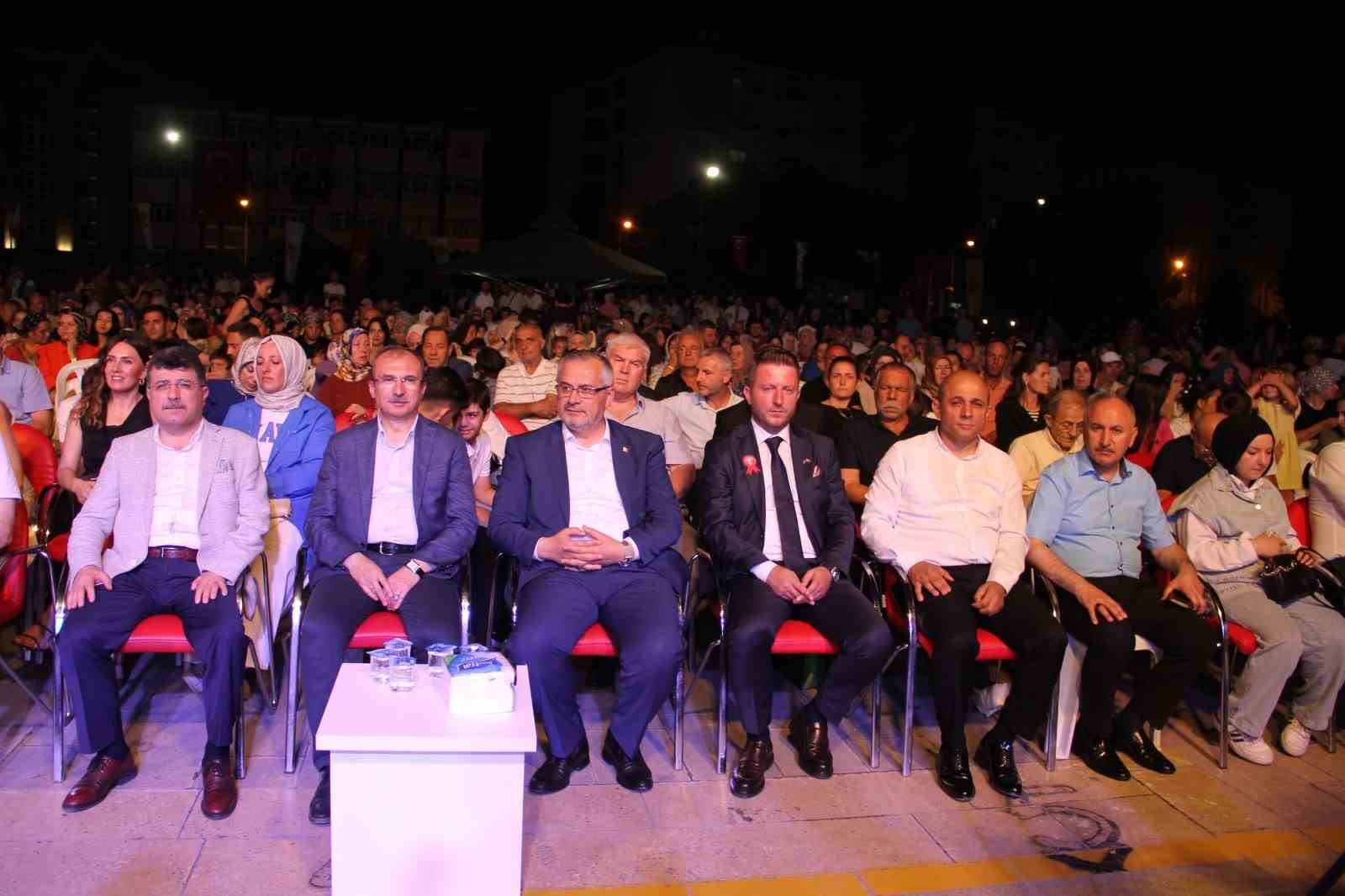 Bafra’da Balkan Gecesi’ne yoğun katılım
