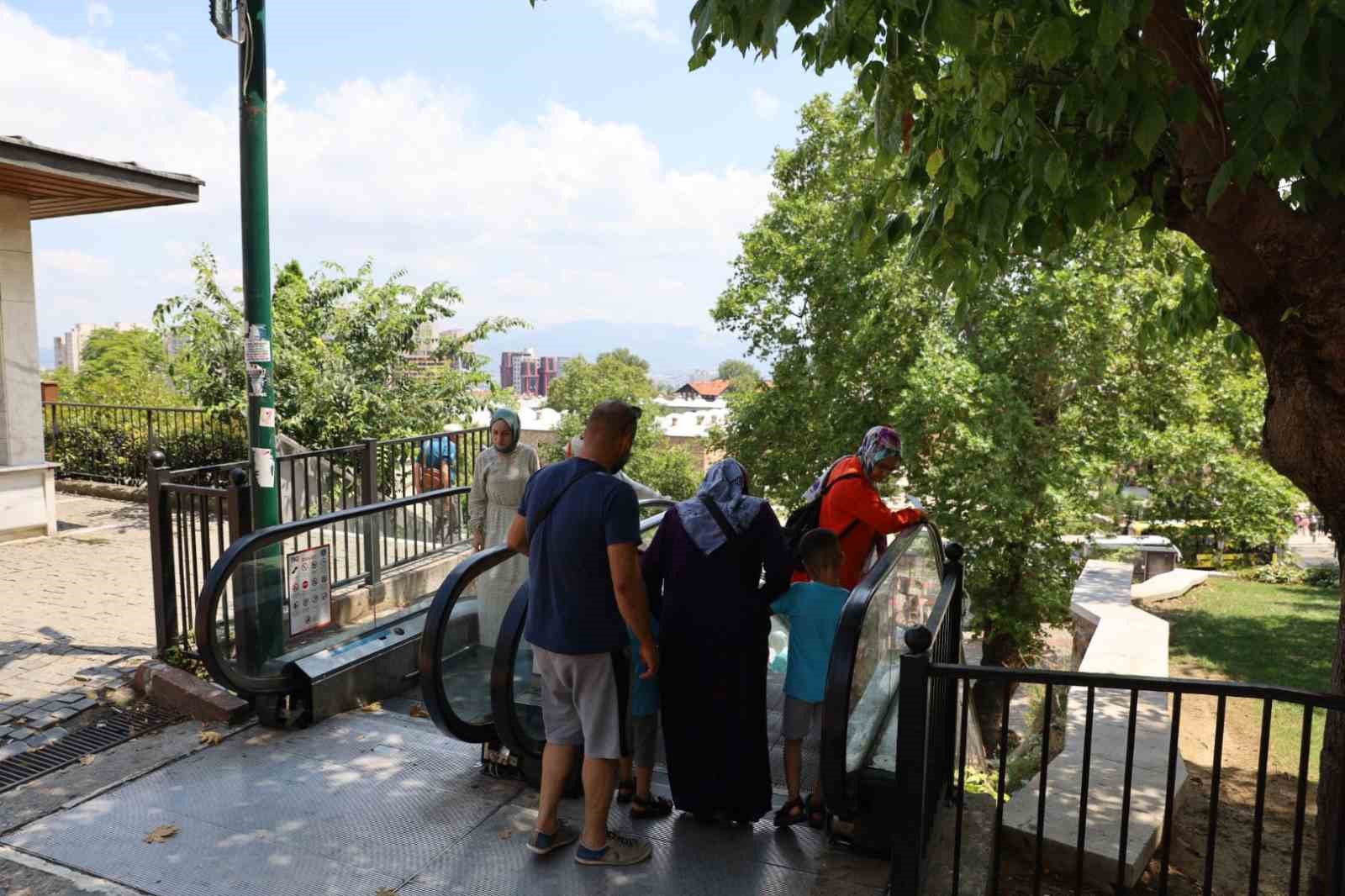 Yürüyen merdivenler tekrar Bursalıların hizmetinde
