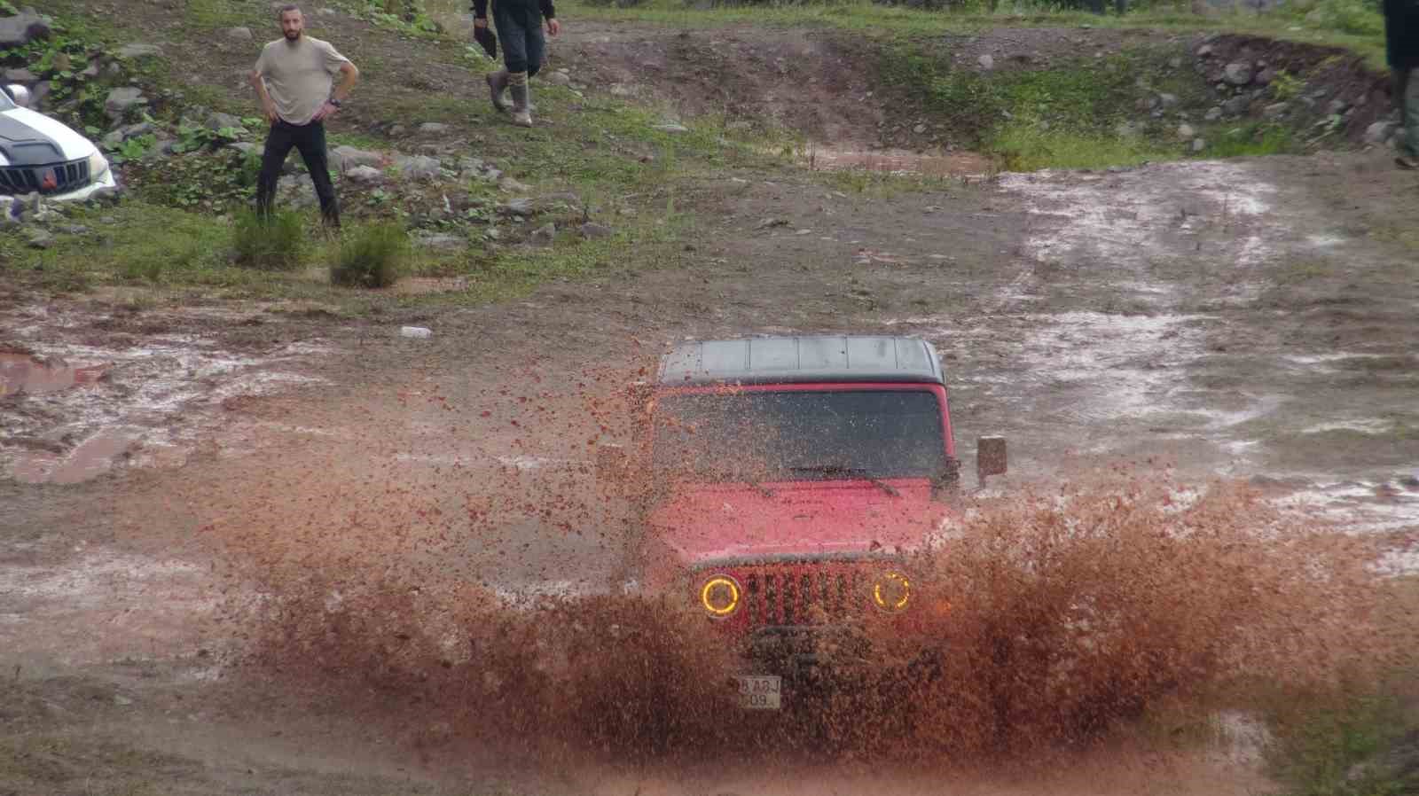 Karadeniz Offroad kupası ikinci yarışları Artvin’de düzenledi
