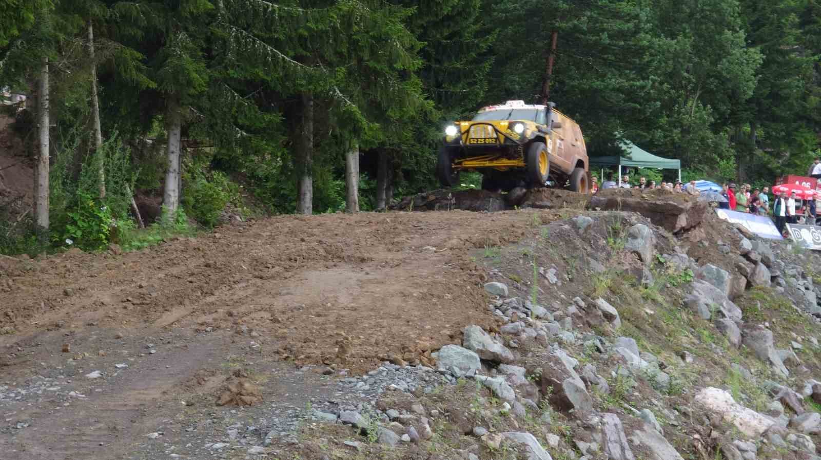 Karadeniz Offroad kupası ikinci yarışları Artvin’de düzenledi
