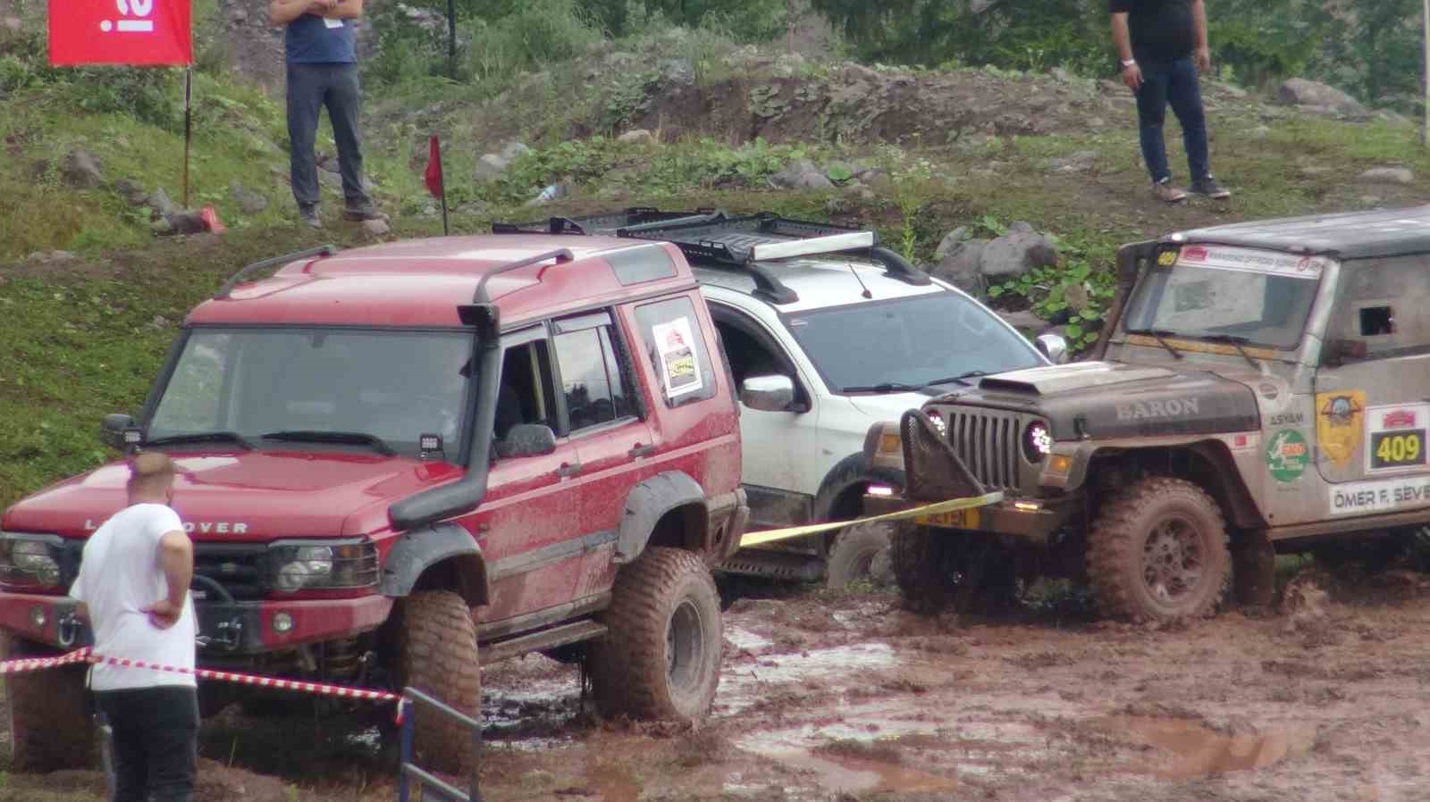 Karadeniz Offroad kupası ikinci yarışları Artvin’de düzenledi
