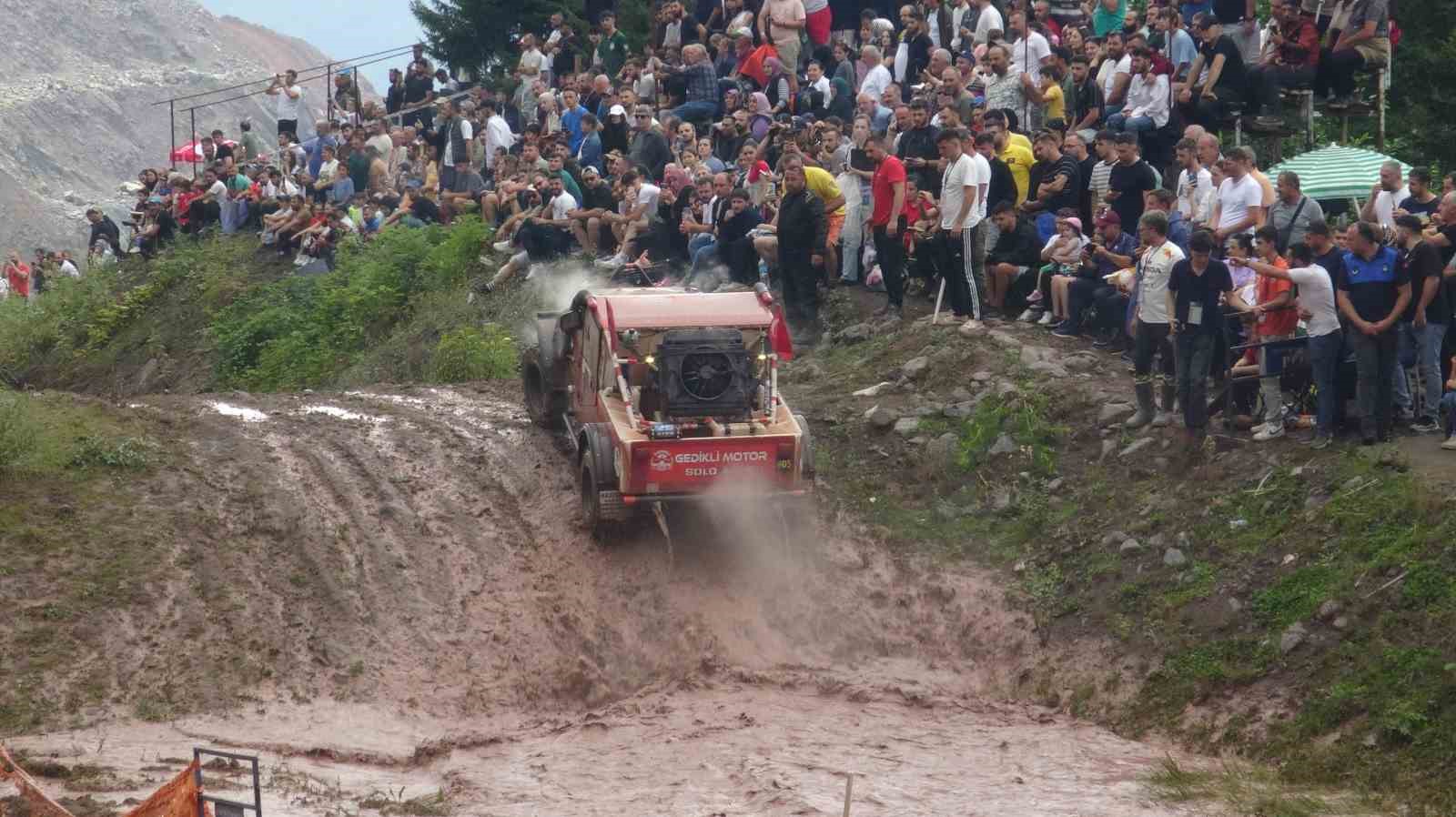 Karadeniz Offroad kupası ikinci yarışları Artvin’de düzenledi
