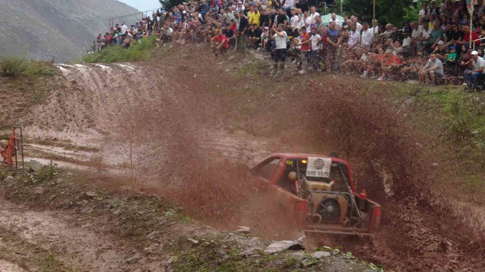 Karadeniz Offroad kupası ikinci yarışları Artvin’de düzenledi
