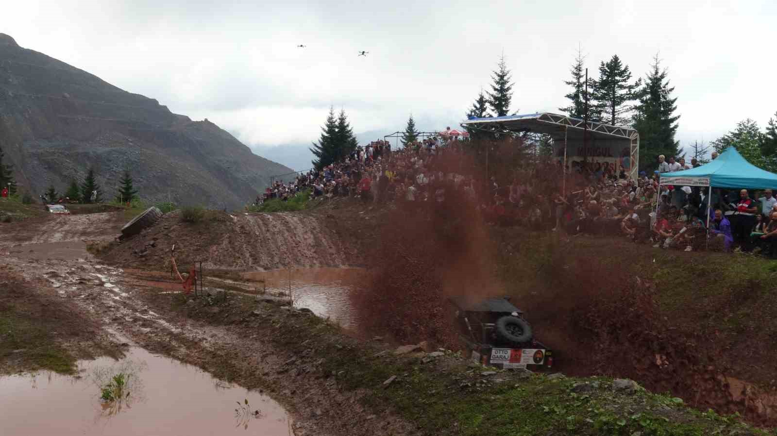 Karadeniz Offroad kupası ikinci yarışları Artvin’de düzenledi
