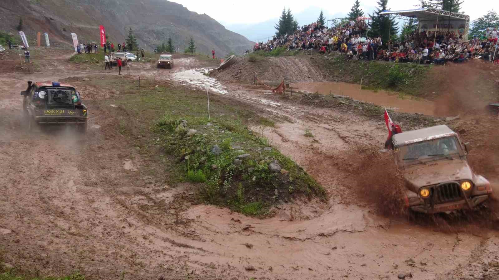 Karadeniz Offroad kupası ikinci yarışları Artvin’de düzenledi
