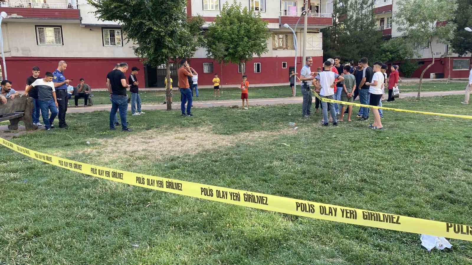 Diyarbakır’da kardeşinin tabancayla vurduğu ağabey ağır yaralandı
