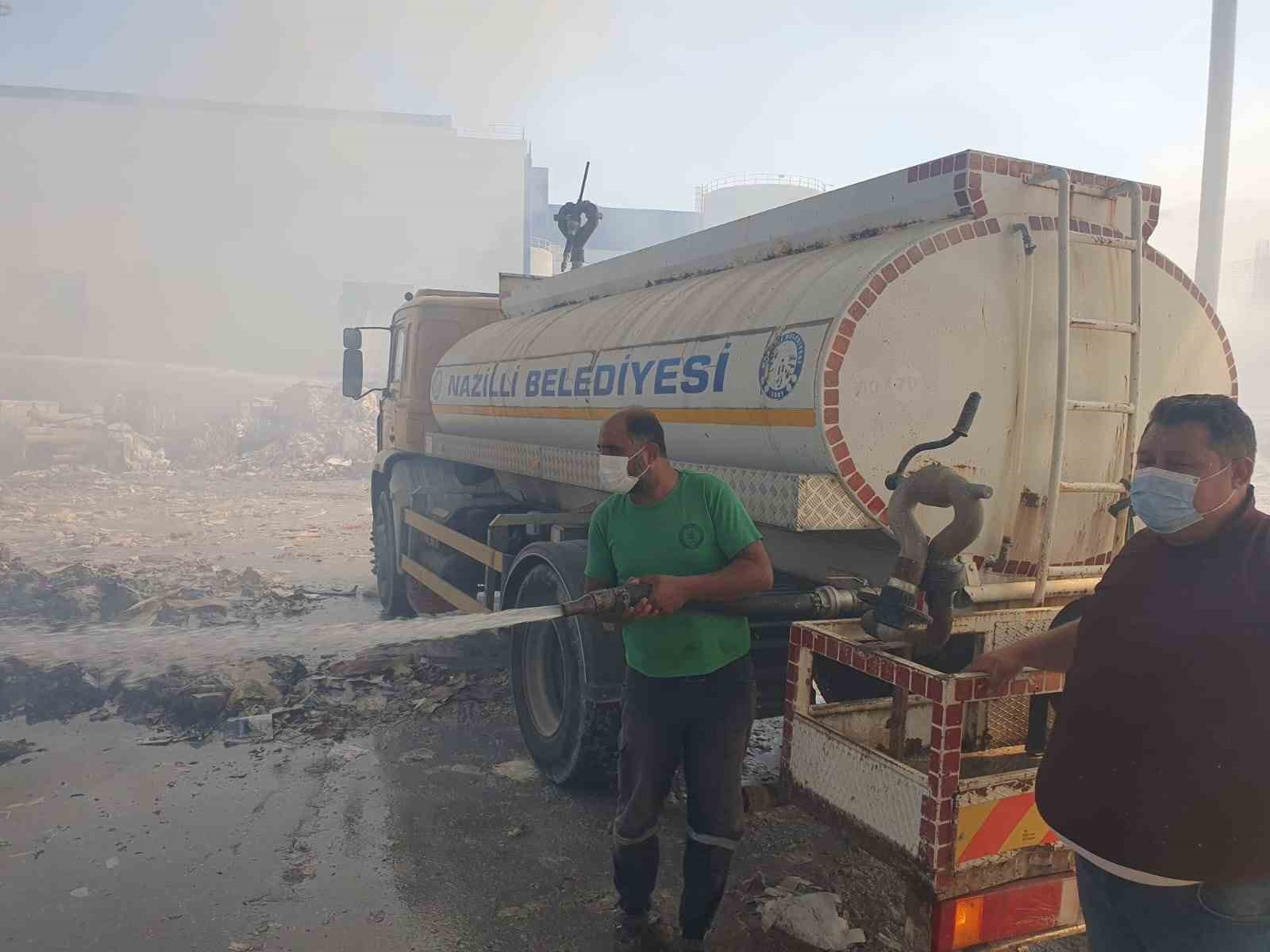 Nazilli Belediyesi’nden yangın söndürme çalışmalarına destek
